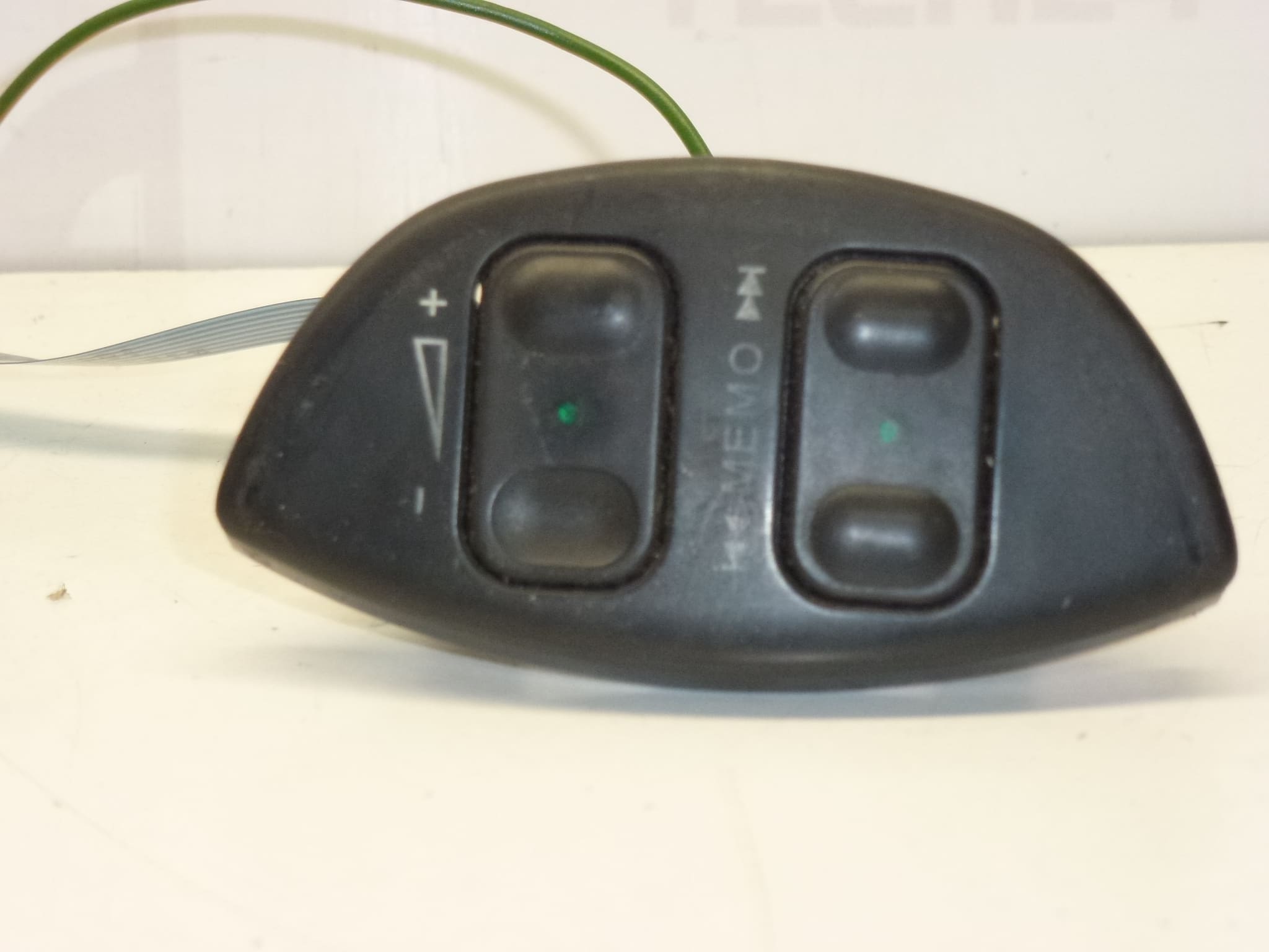 Ovládání rádia na volantu Citroën Peugeot 4112FA - Obrázek 2