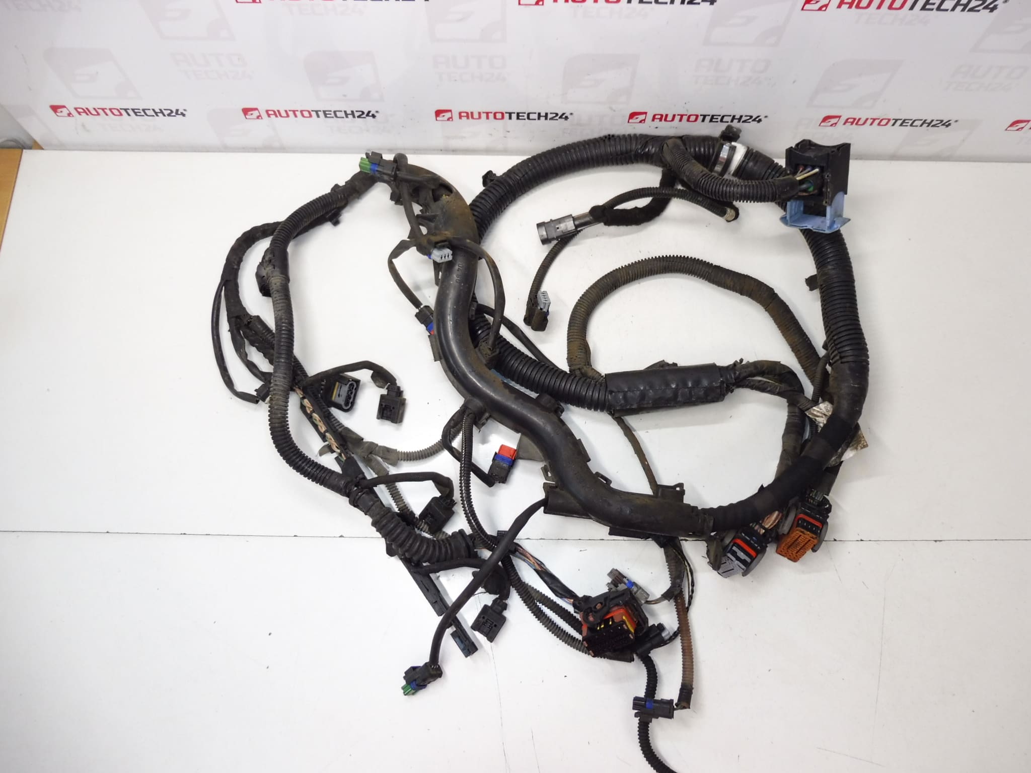 Svazek motoru Citroën Peugeot 2.0HDI RHK 1401301980 6569NT