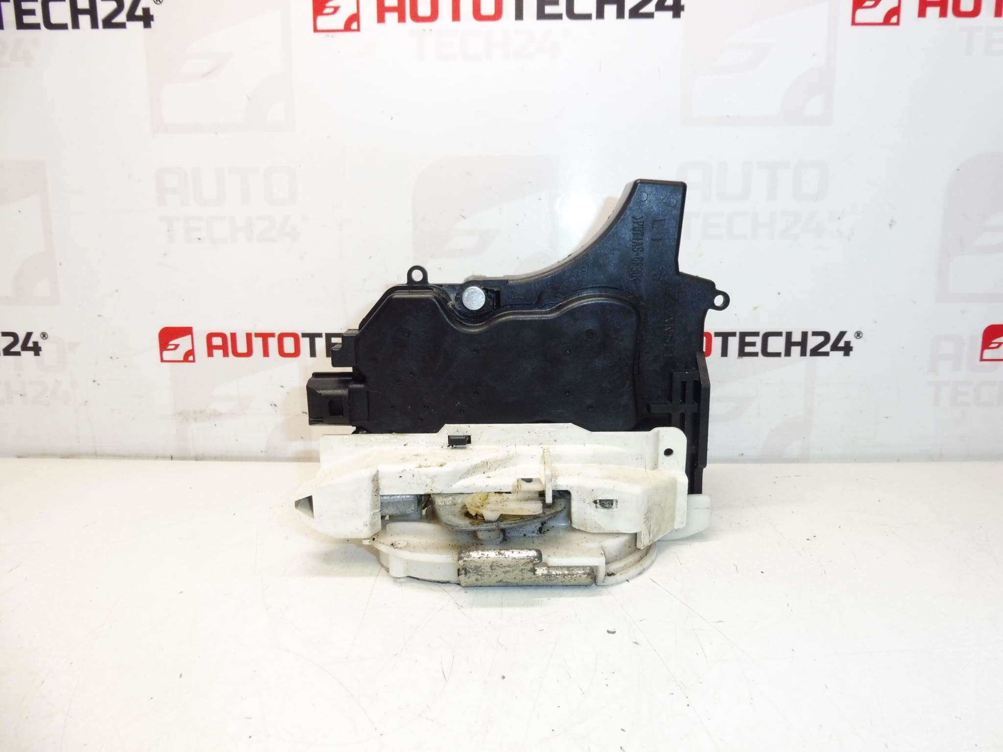 Zámek levých předních dveří Citroën C-Crosser Peugeot 4007 9135CC