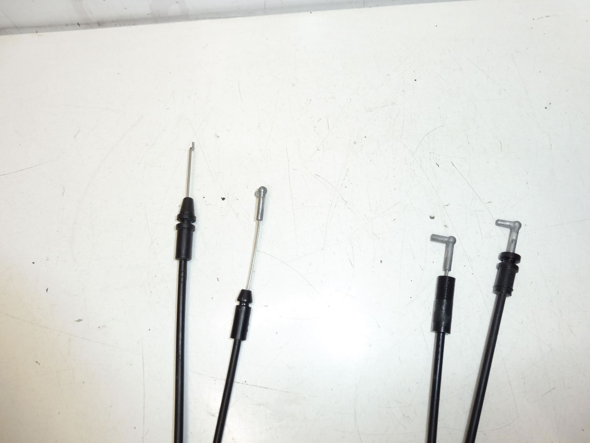 Lanka pravých zadních dveří pro Citroën C-Crosser a Peugeot 4007 (9151CP, 9151CR) - Obrázek 2