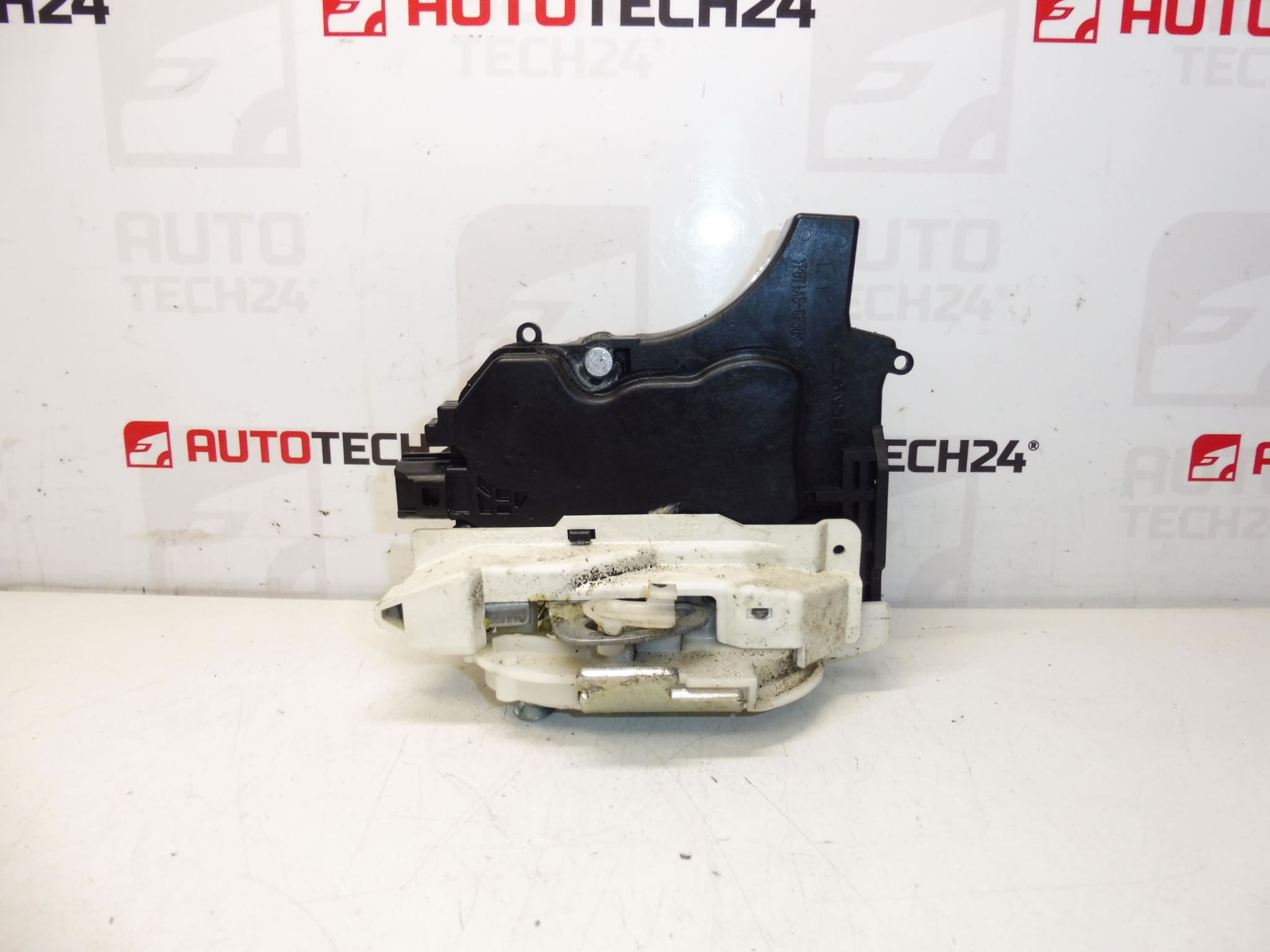 Zámek levých zadních dveří Citroën C-Crosser Peugeot 4007 9137N0