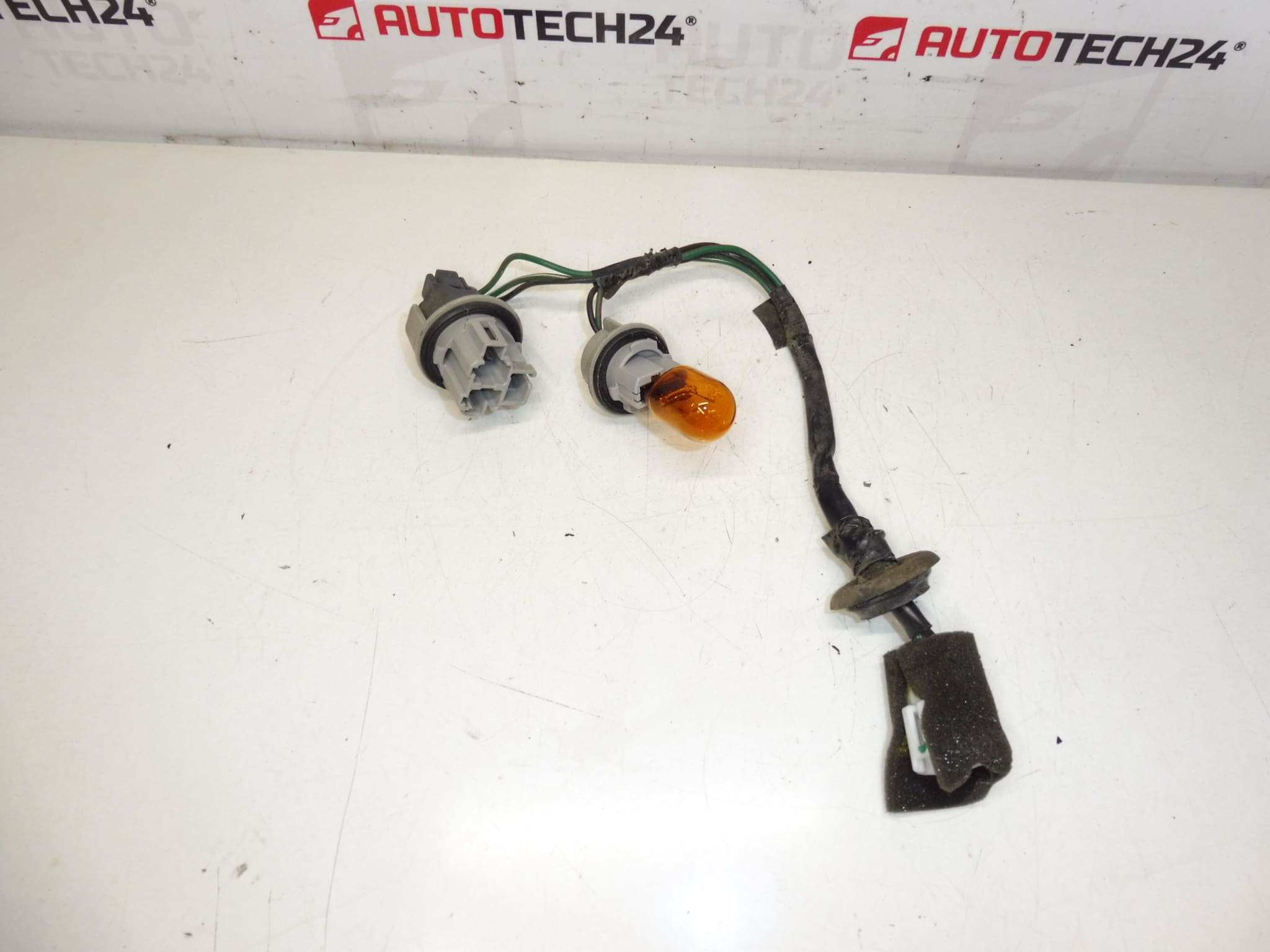 Kabeláž žárovek zadní lampa blatník Citroën C-Crosser 621565