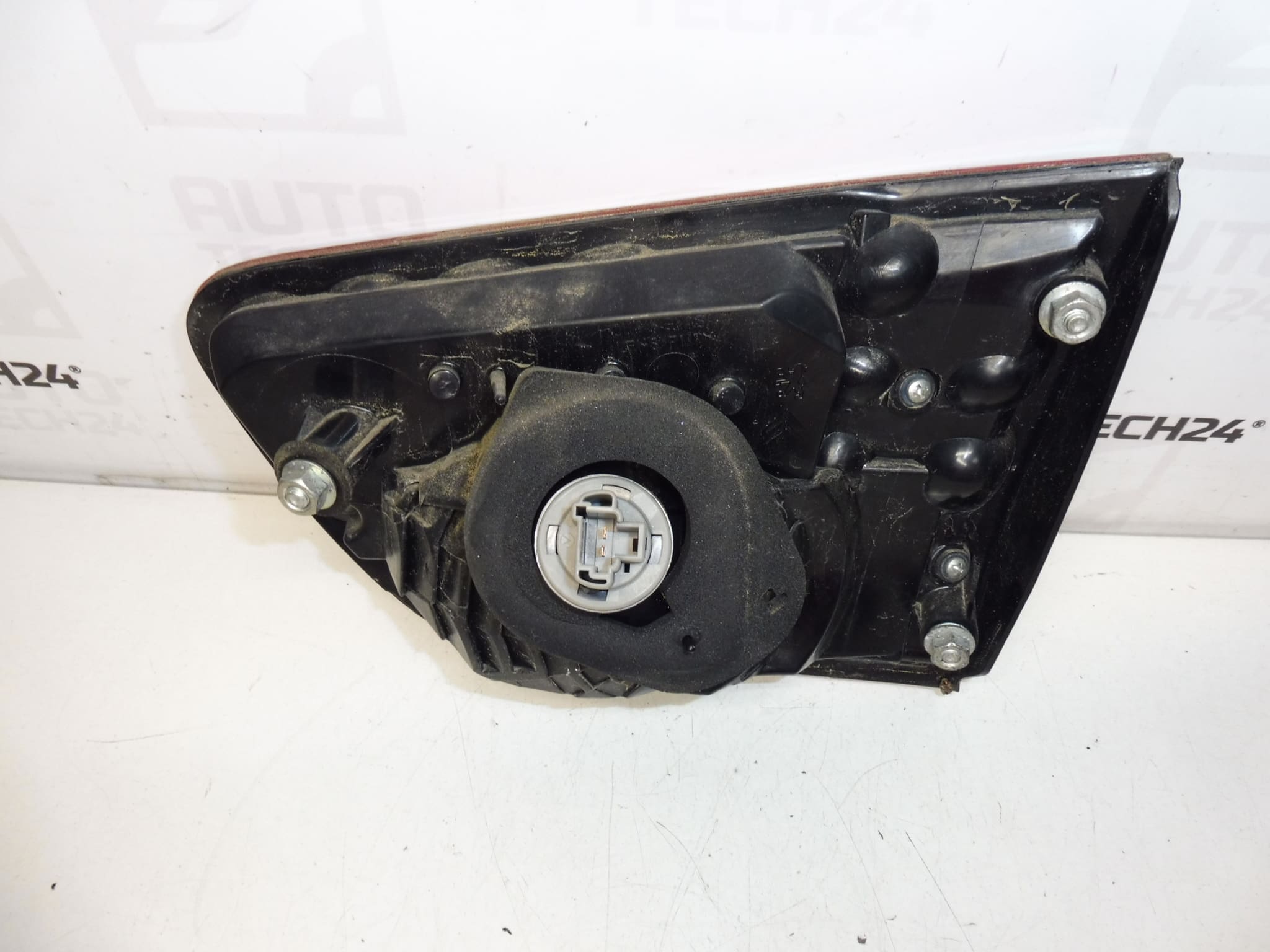 Levá zadní lampa na víko Citroën C-Crosser 6350EK - Obrázek 2