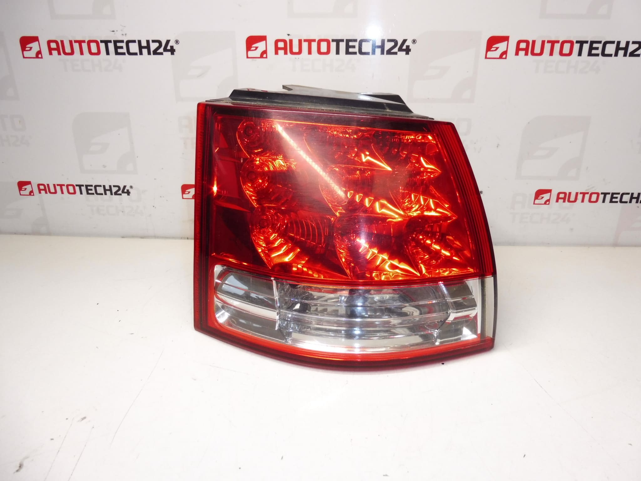 Levá zadní lampa blatník Citroën C-Crosser 6350EH