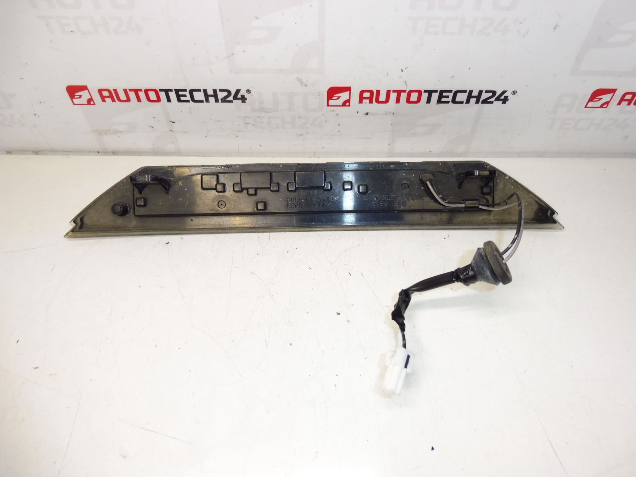 Přídavná brzdová svítilna Citroën C-Crosser Peugeot 4007 6351CJ - Obrázek 2