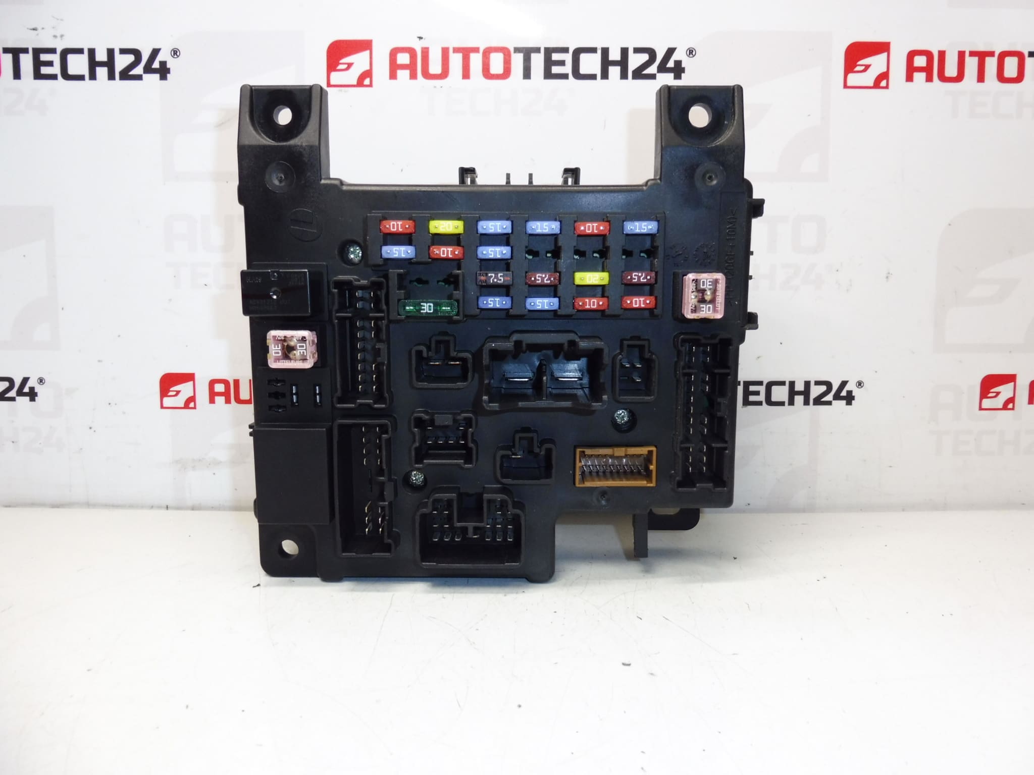 BSI Citroën C-Crosser Peugoet 4007 8637A824 6580WV 6580WT