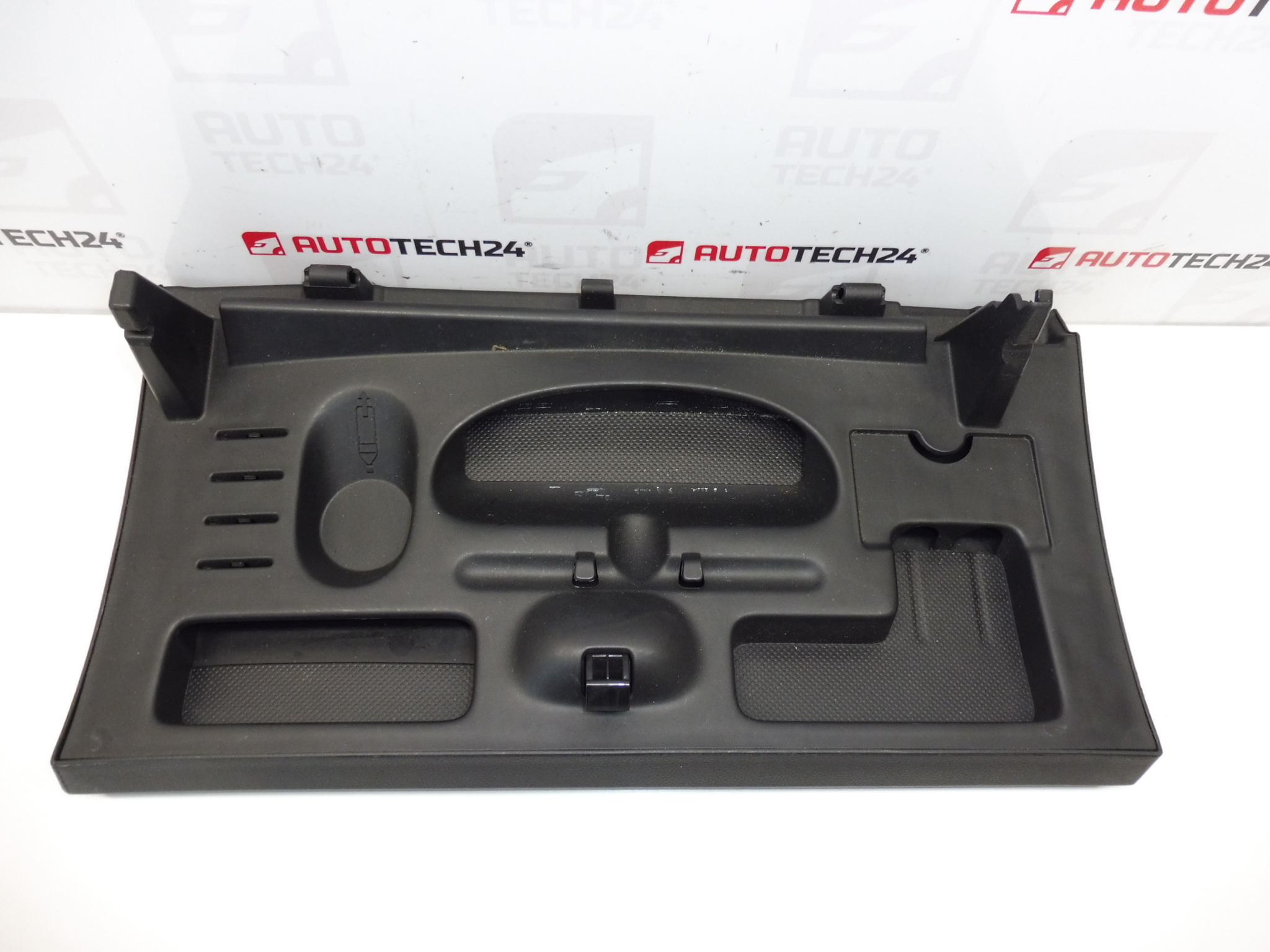 Víko odkládací stránky Peugeot 308 8226LE