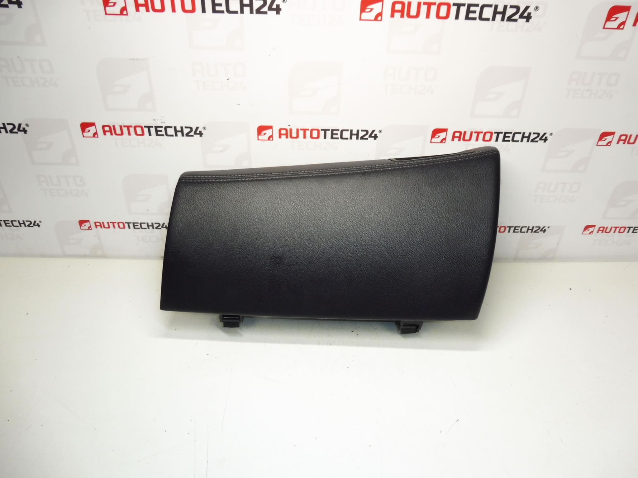Odkládací schránka kůže Citroën C-Crosser Pugeot 4007 8042A061 825231