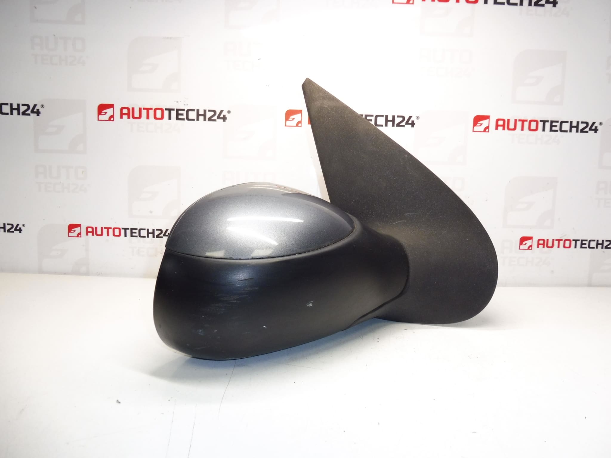 Pravé zrcátko Peugeot 206 KTH 96437171XT 8148XY