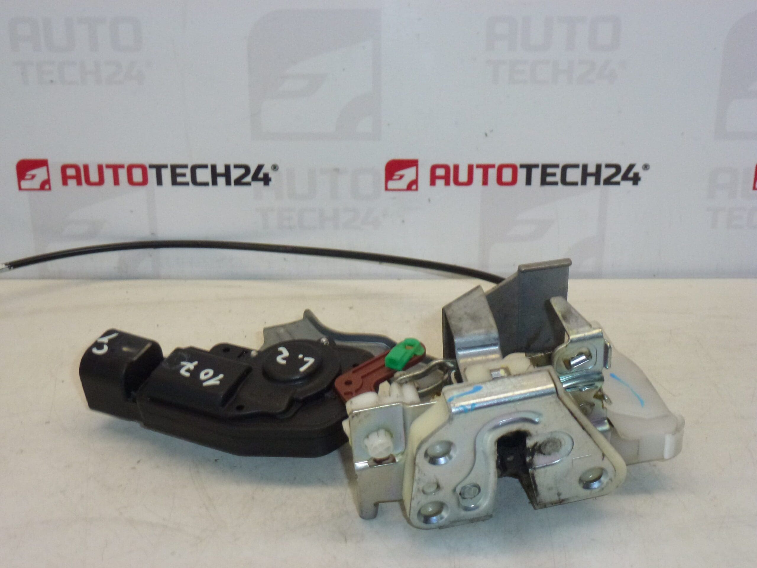Zámek levých zadních dveří Citroën C1 Peugeot 107 9137F4 - Obrázek 2