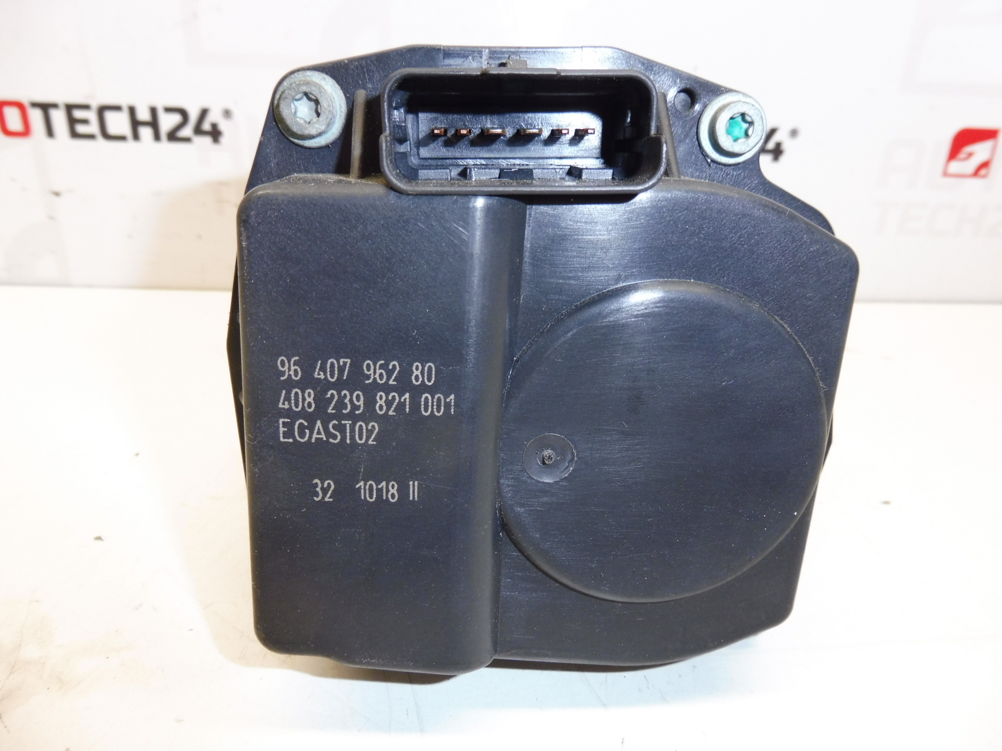 Škrtící klapka Citroën Peugeot 9640796280 1635R8