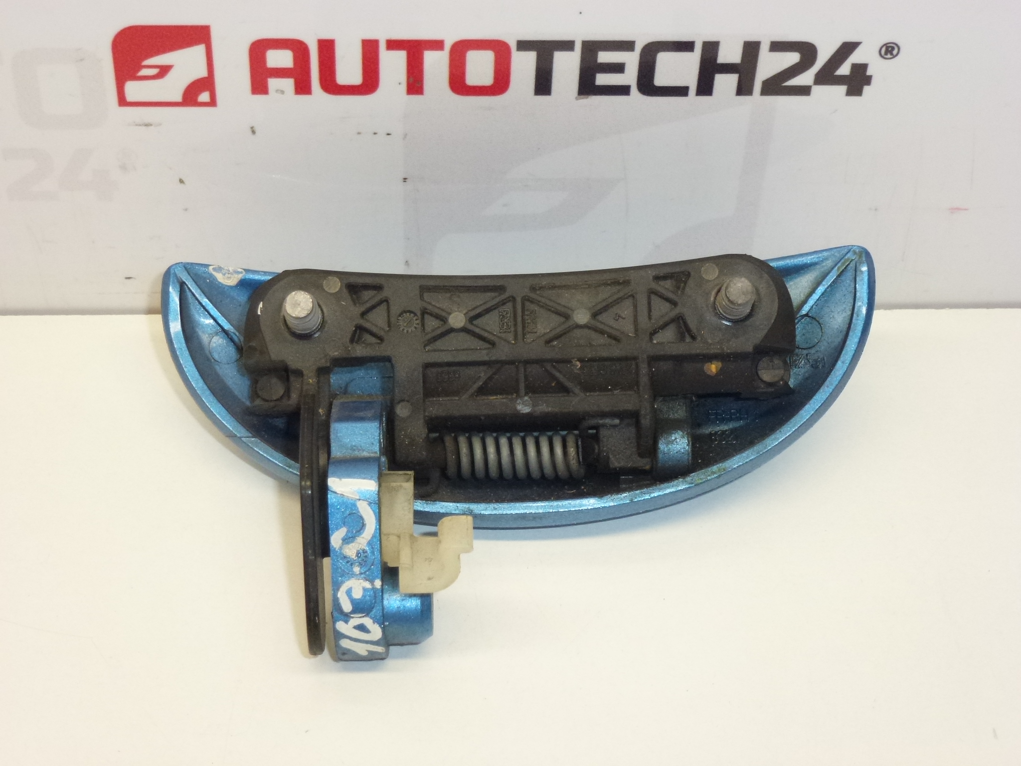 Klika pravých předních dveří Citroën C1 Peugeot 107 modrá metalíza 9101AH