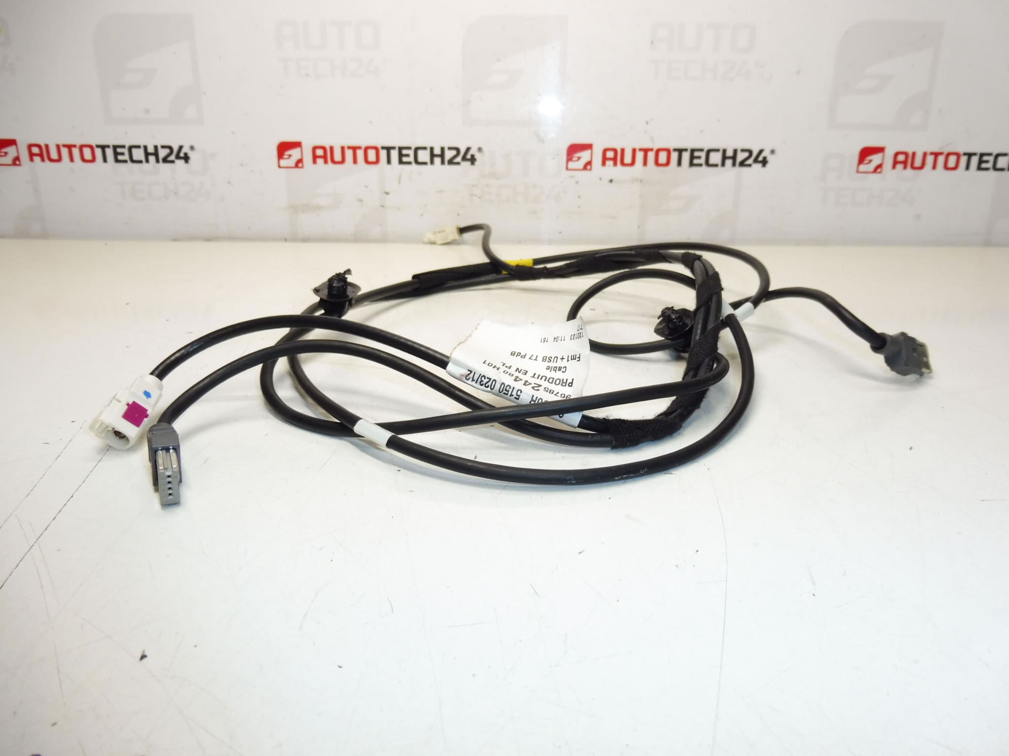 Svazek USB Peugeot 308 T7 9678524480 9664701380 - Obrázek 2