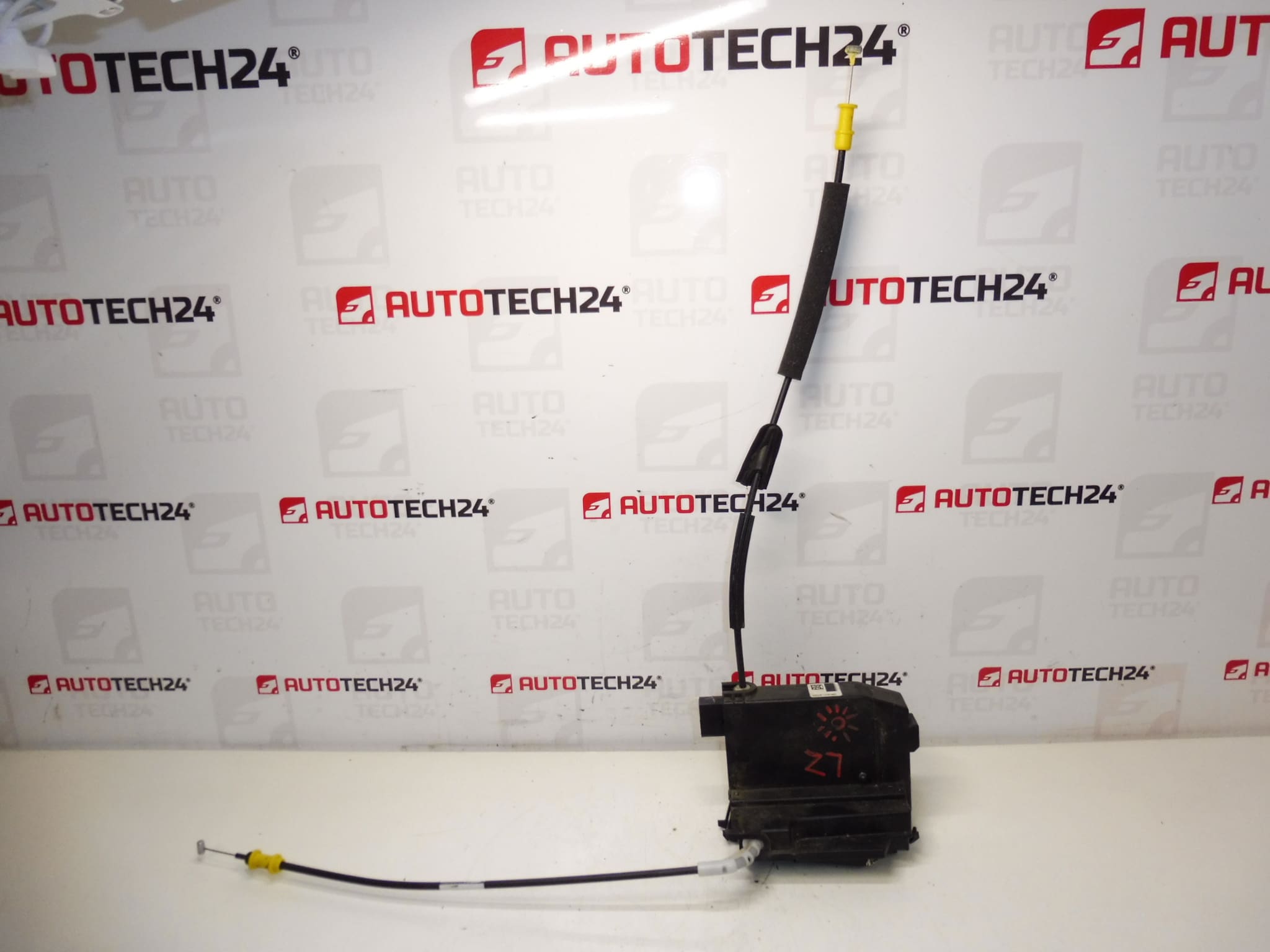 Zámek levých zadních dveří spolujezdce Peugeot 308 T9 9826126080