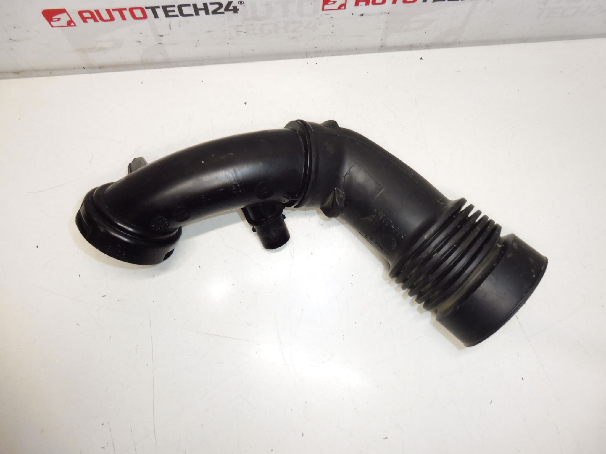 Přípojka vzduchu 1.5 HDI Citroën Peugeot 9810921180 - Obrázek 2