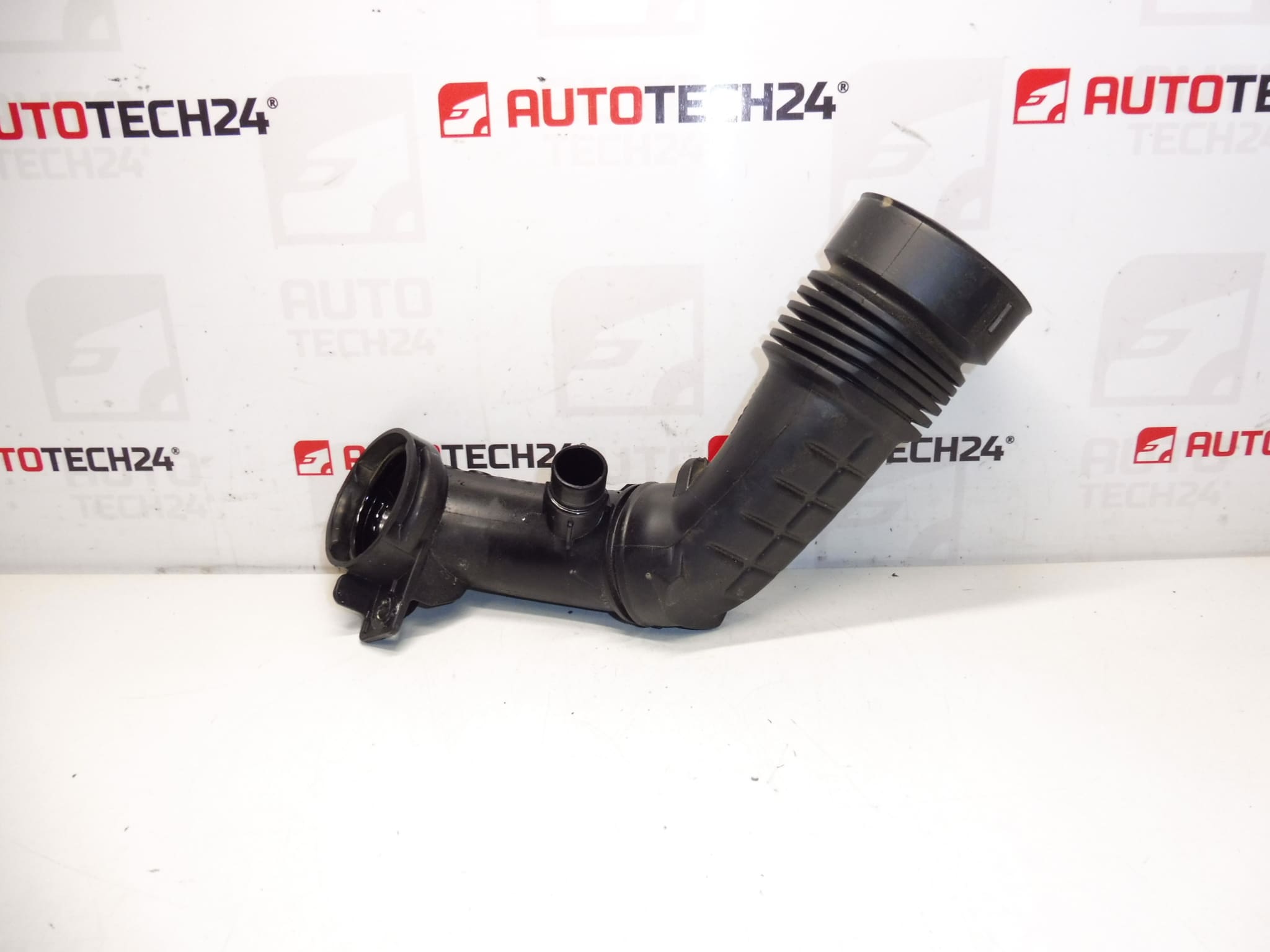 Přípojka vzduchu 1.5 HDI Citroën Peugeot 9810921180