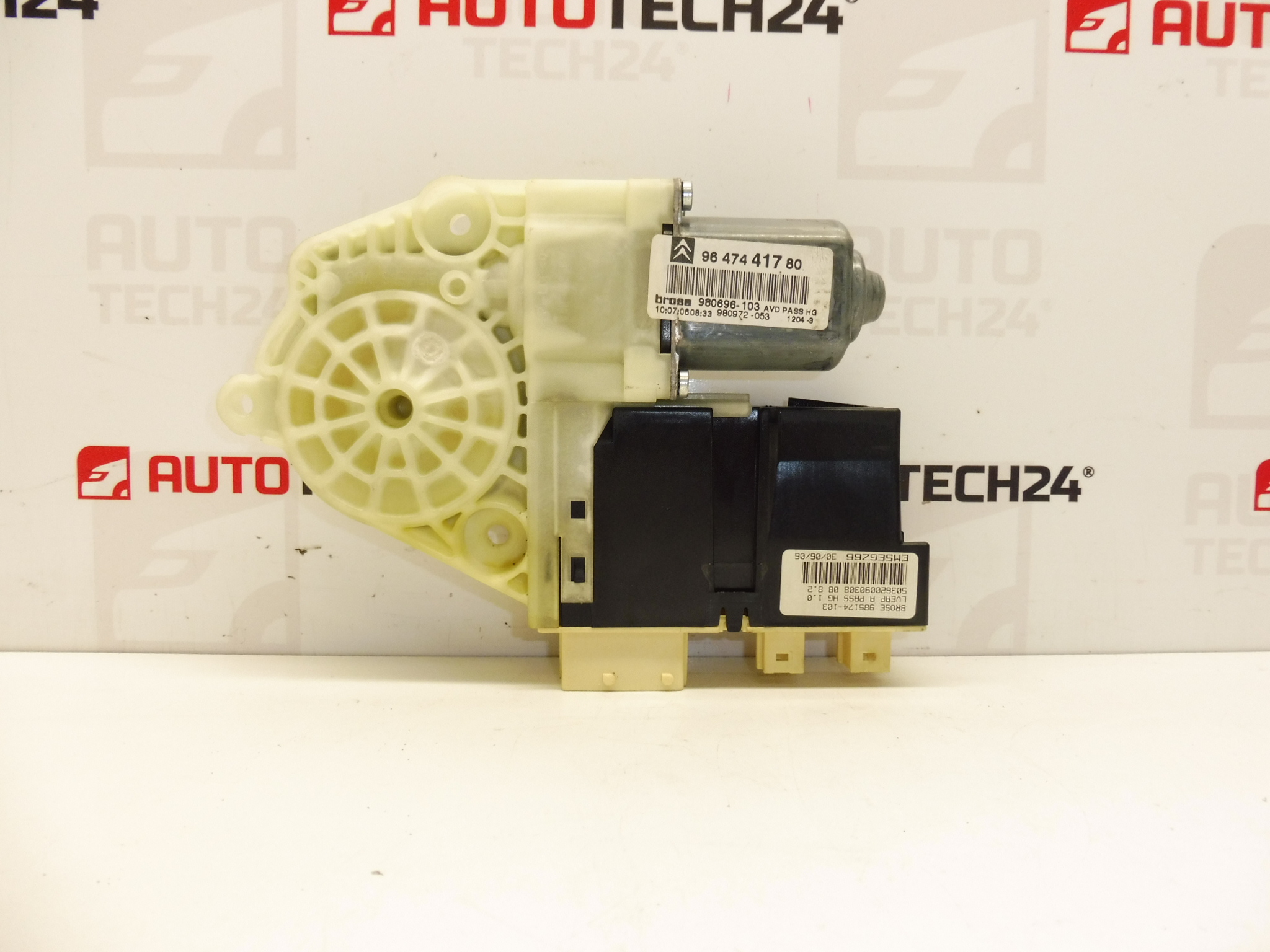 Motor stahování okna spolujezdce Citroën C4 9647441780 9222R4
