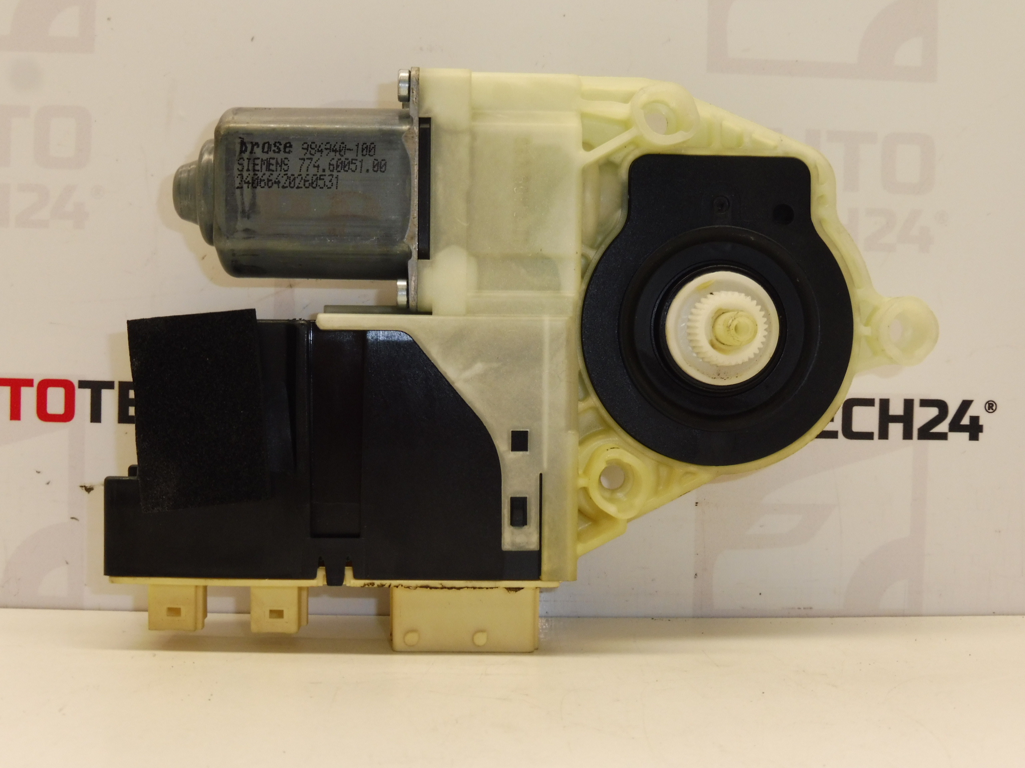 Motor stahování okna spolujezdce Citroën C4 9647441780 9222R4