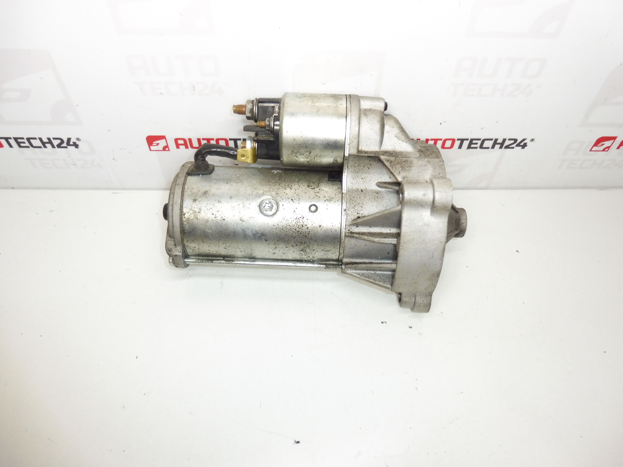 Startér HELLA 8EA 011 610-281 Citroën Peugeot 2.0 2.2 HDI 5802Z5 5802EF