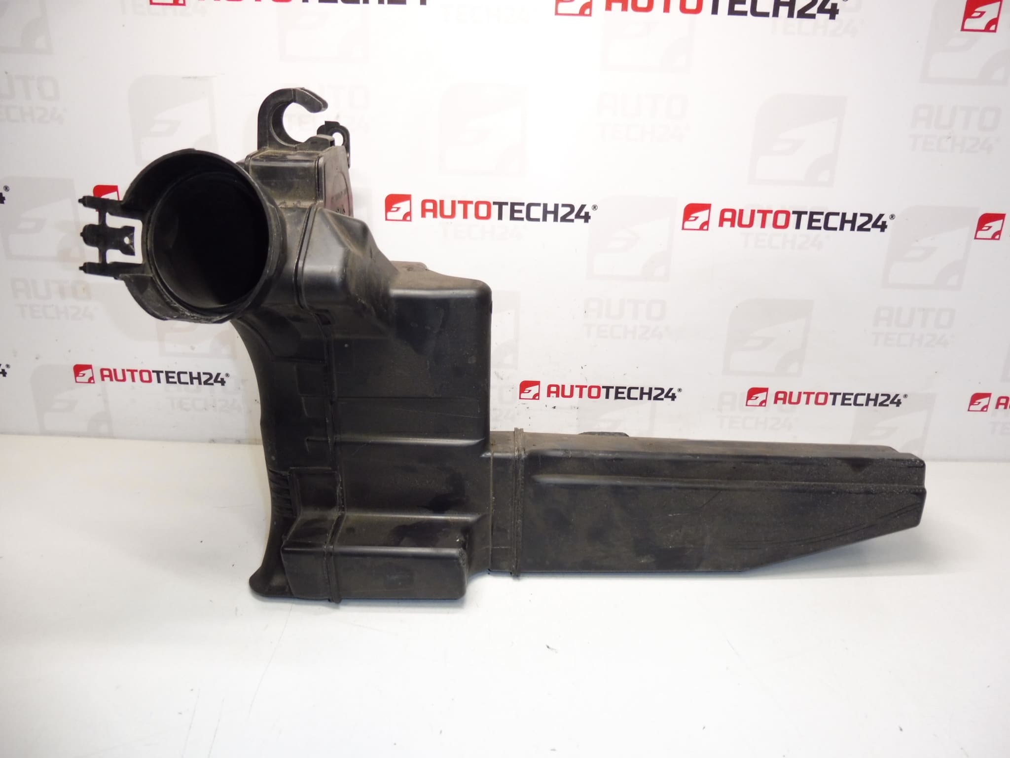 Rezonátor sání vzduchu 1.4 VTI 70 kW 8FS Citroën Peugeot 9683339380 1436Q7 - Obrázek 2