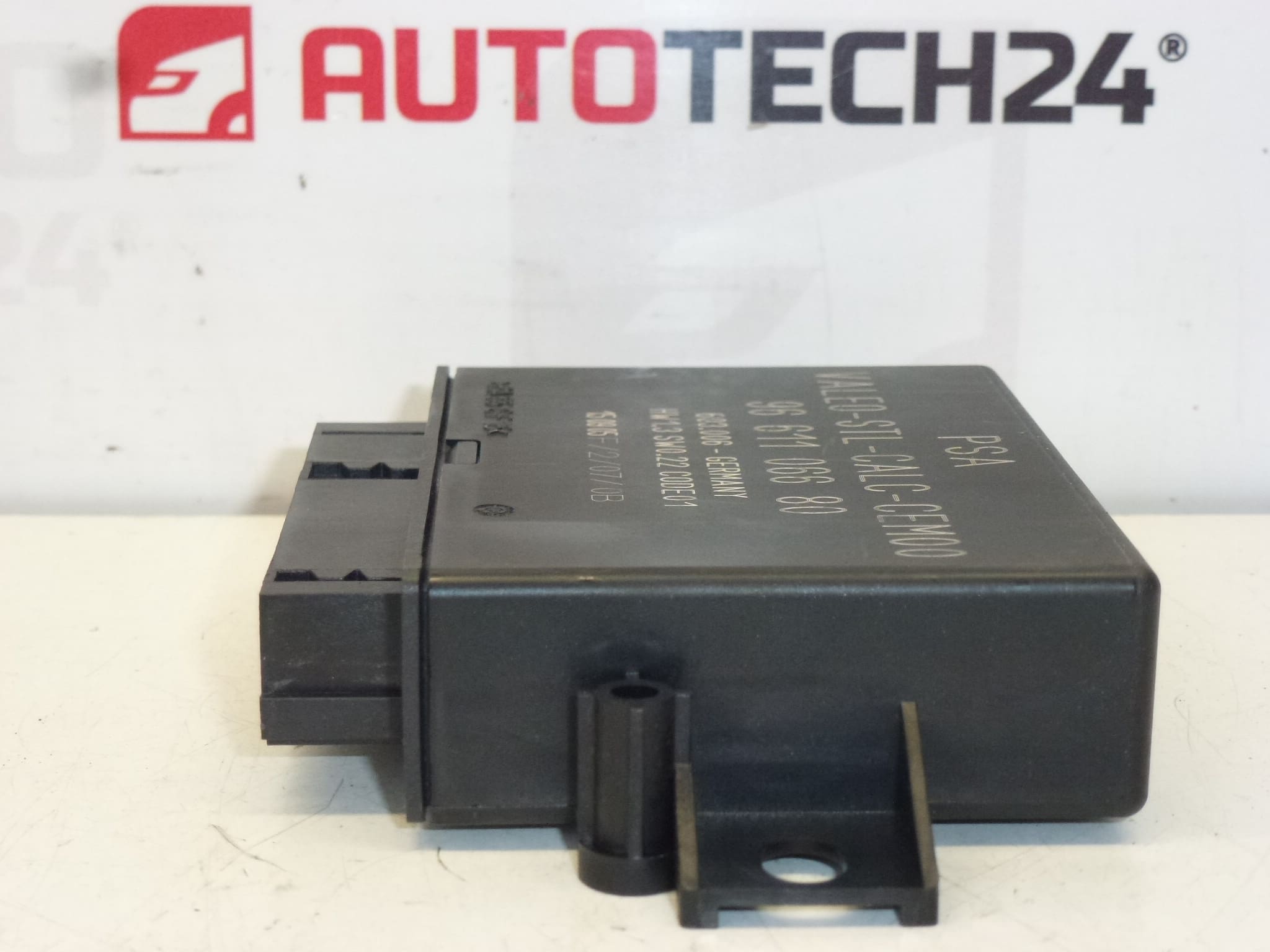 ECU AFIL Valeo Citroën C5 9661106680 6590AR - Obrázek 2