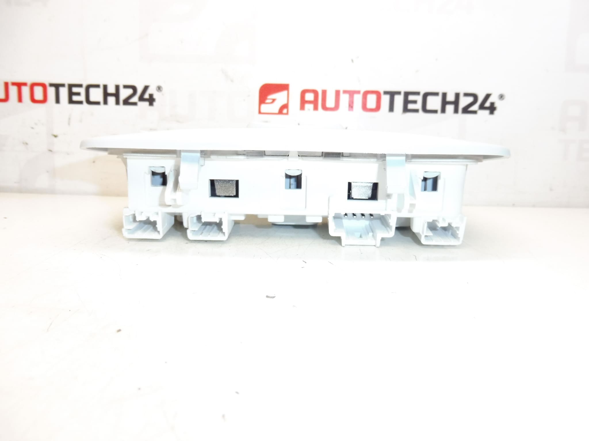 Vnitřní světlo osvětlení Citroën Peugeot 96781444PR - Obrázek 2