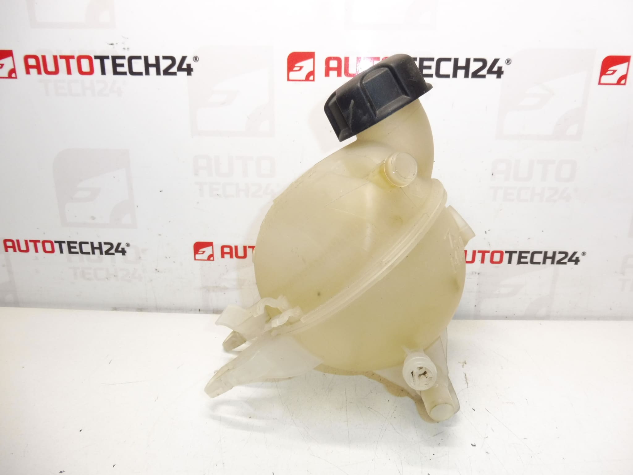 Expanzní nádobka Citroën Peugeot 9652621280 9680163780 9800777280 - Obrázek 2