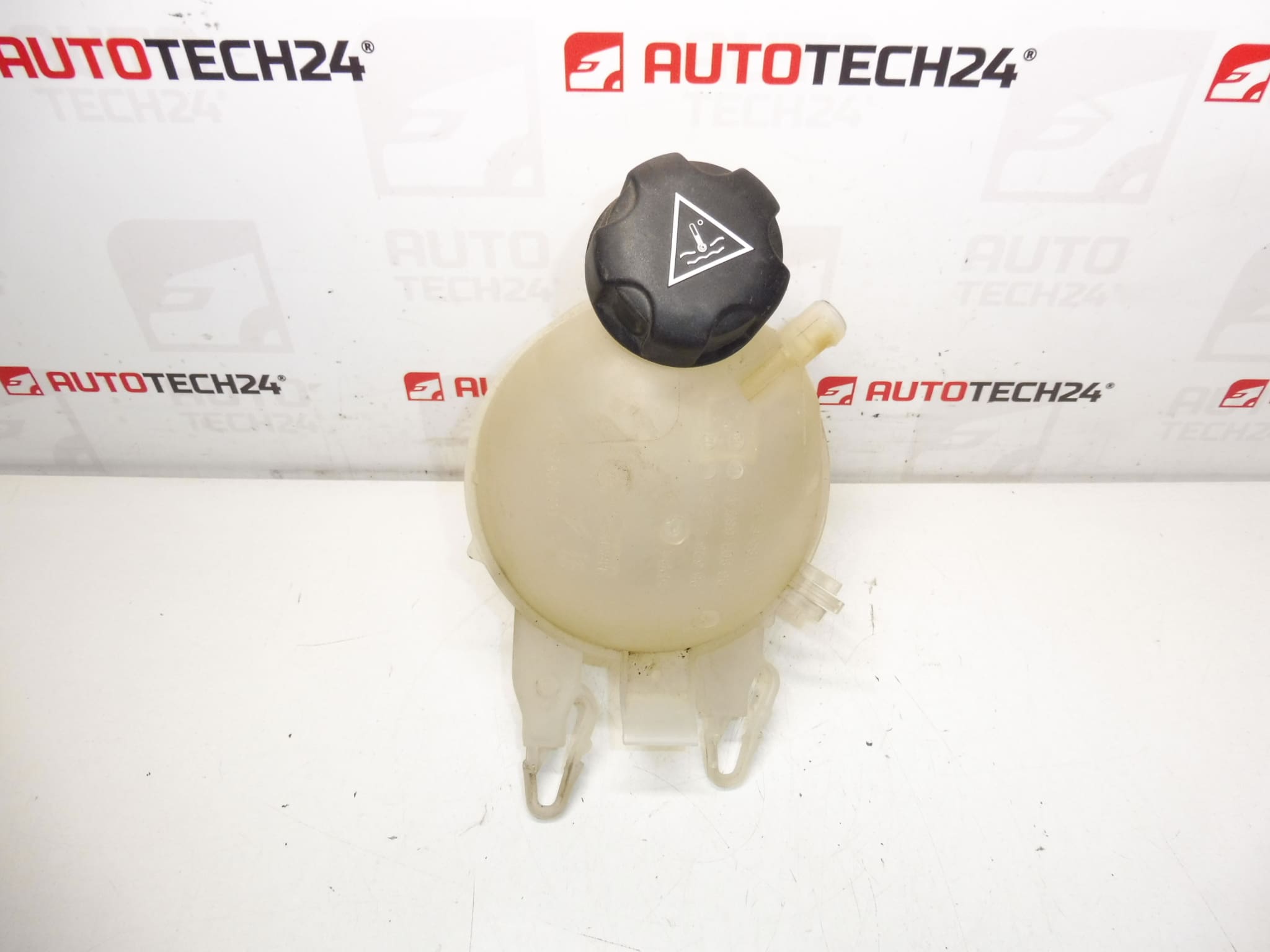 Expanzní nádobka Citroën Peugeot 9652621280 9680163780 9800777280