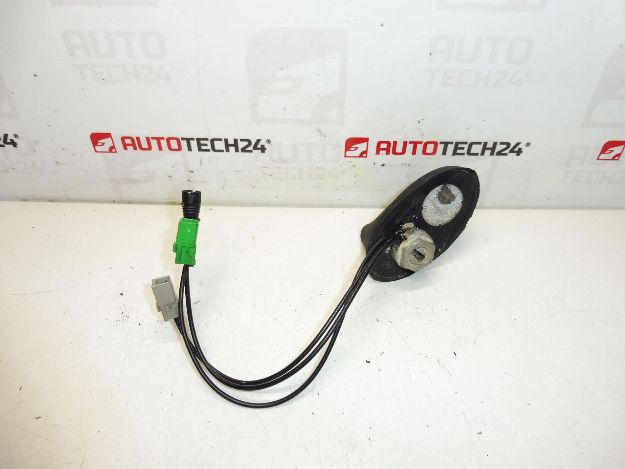 Anténa Citroën Peugeot 9650911780 6561HG - Obrázek 2