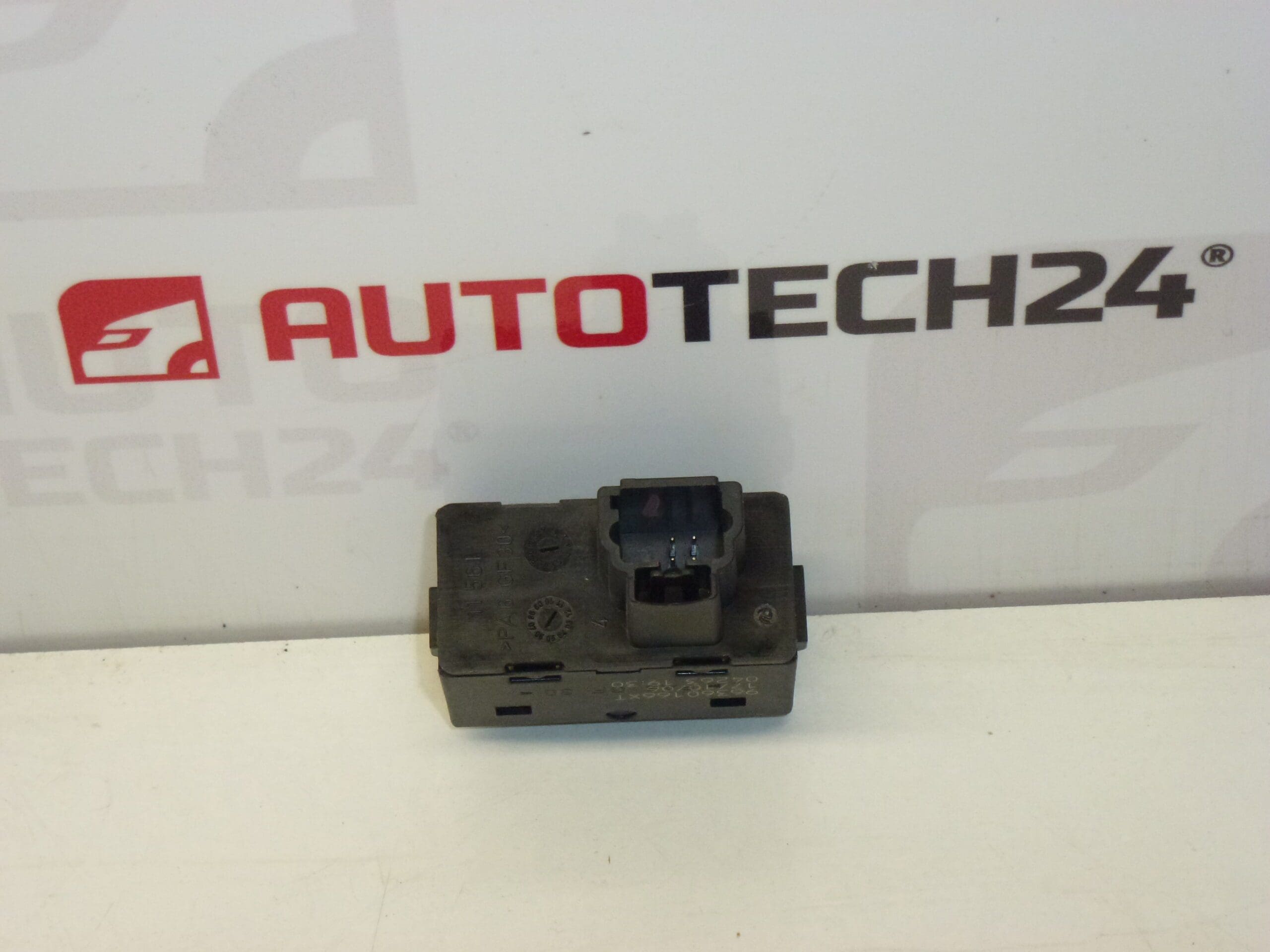 Ovladač okna Citroën Peugeot 96360166XT 6554E8 - Obrázek 2