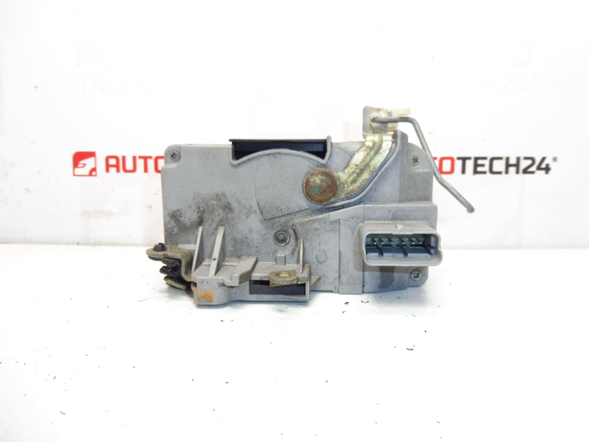 Z mek Prav ch P edn ch Dve Spolujezdce Peugeot 307 9136L2 Z mek Prav ch P edn ch Dve Spolujezdce Peugeot 307 9136L2