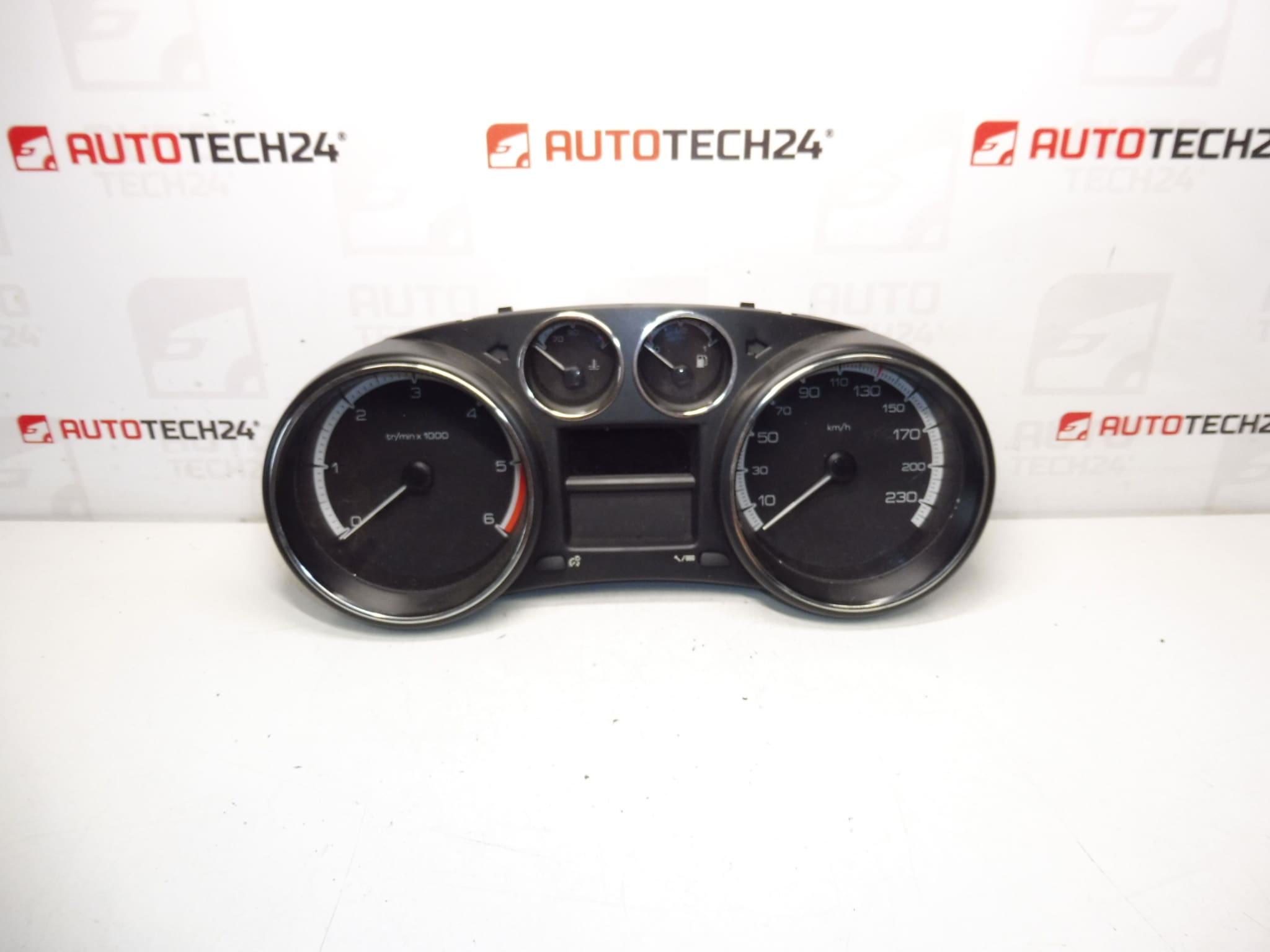 Tachometr Peugeot 308 71600 km 9666649080 9806132480