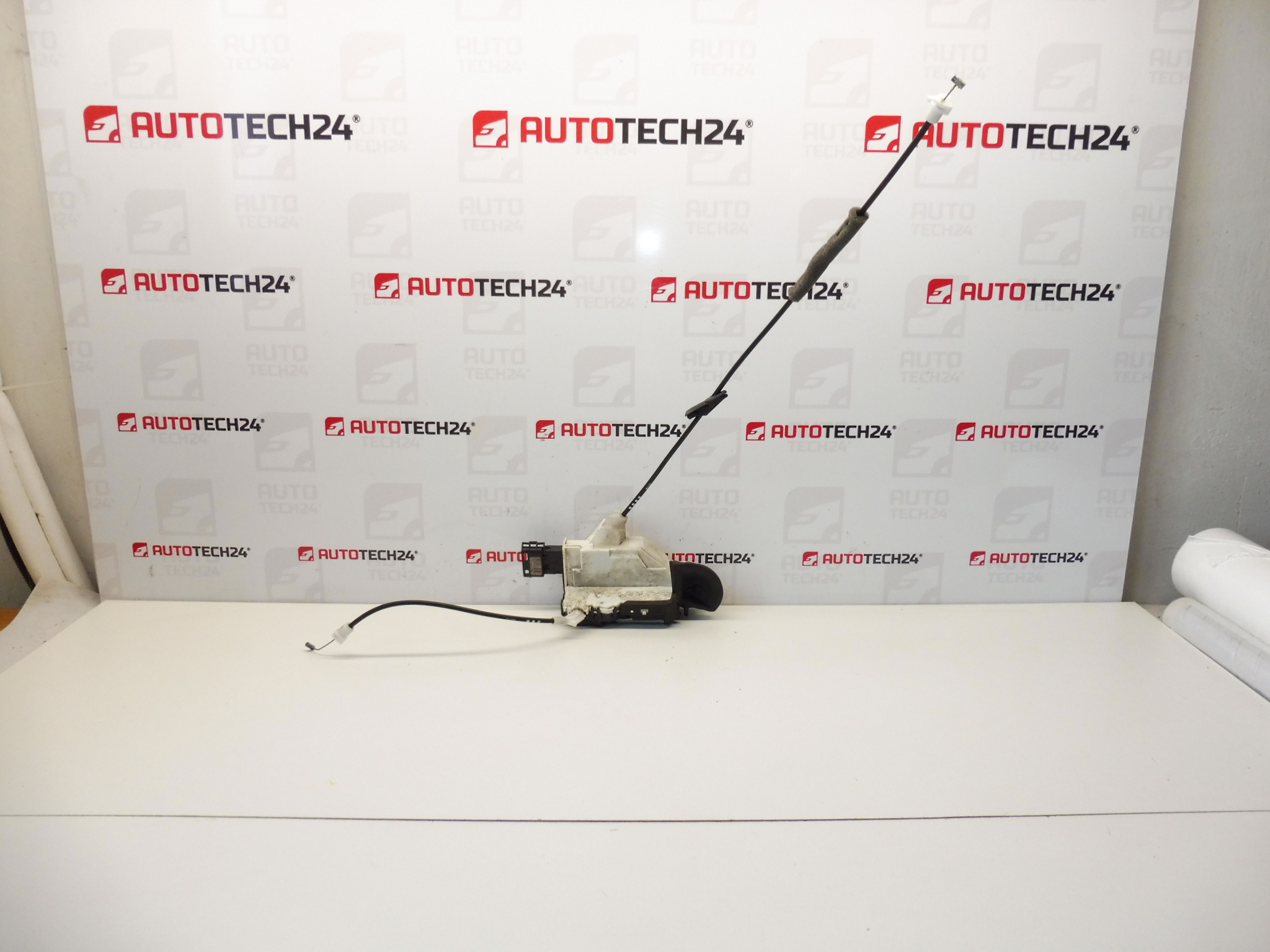 Zámek Levých Předních Dveří Peugeot 308 9135GZ A04001 732075