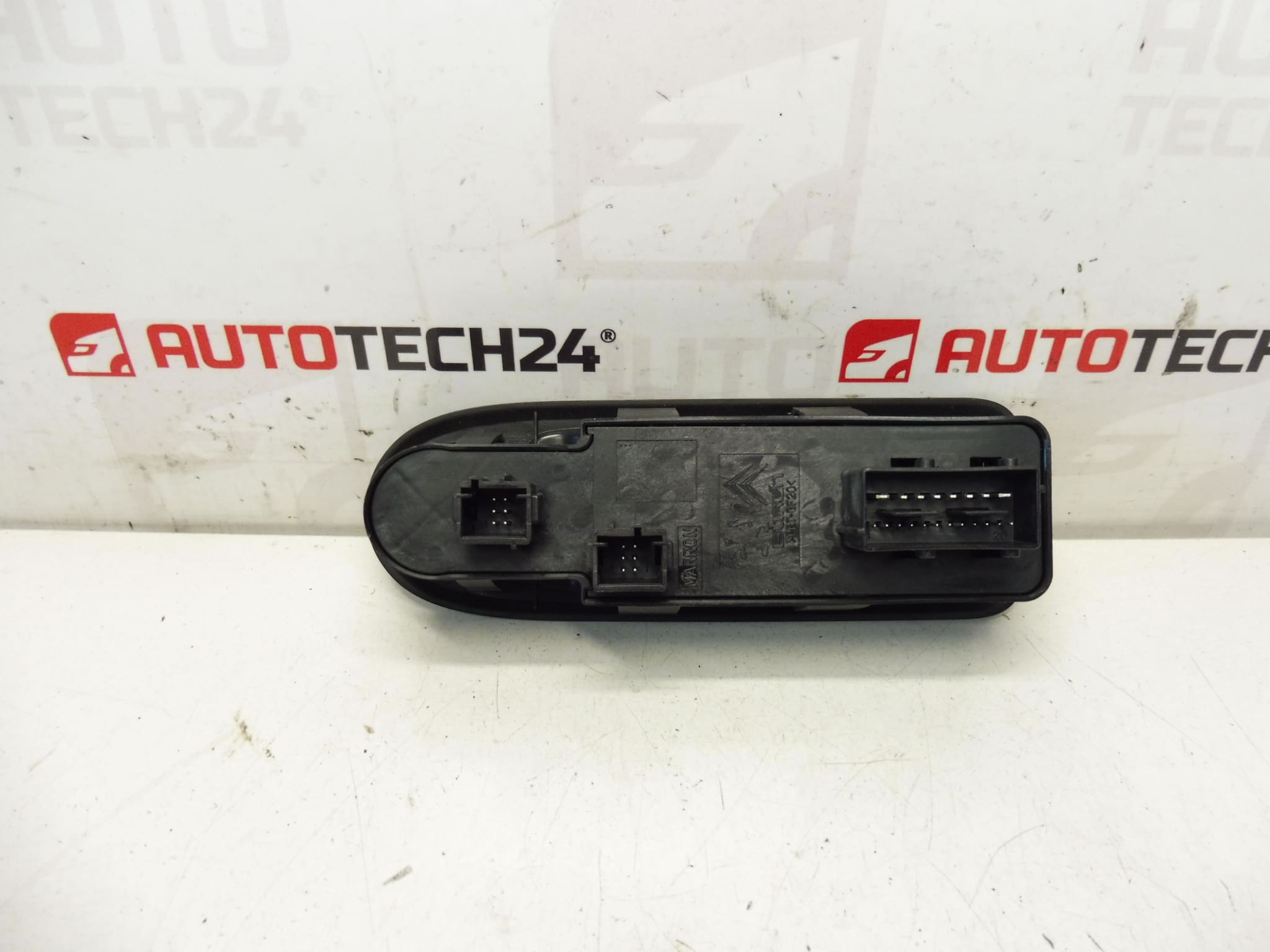 Ovladač oken a zrcátek Citroën C3 II 96652236XT 6490AZ - Obrázek 2