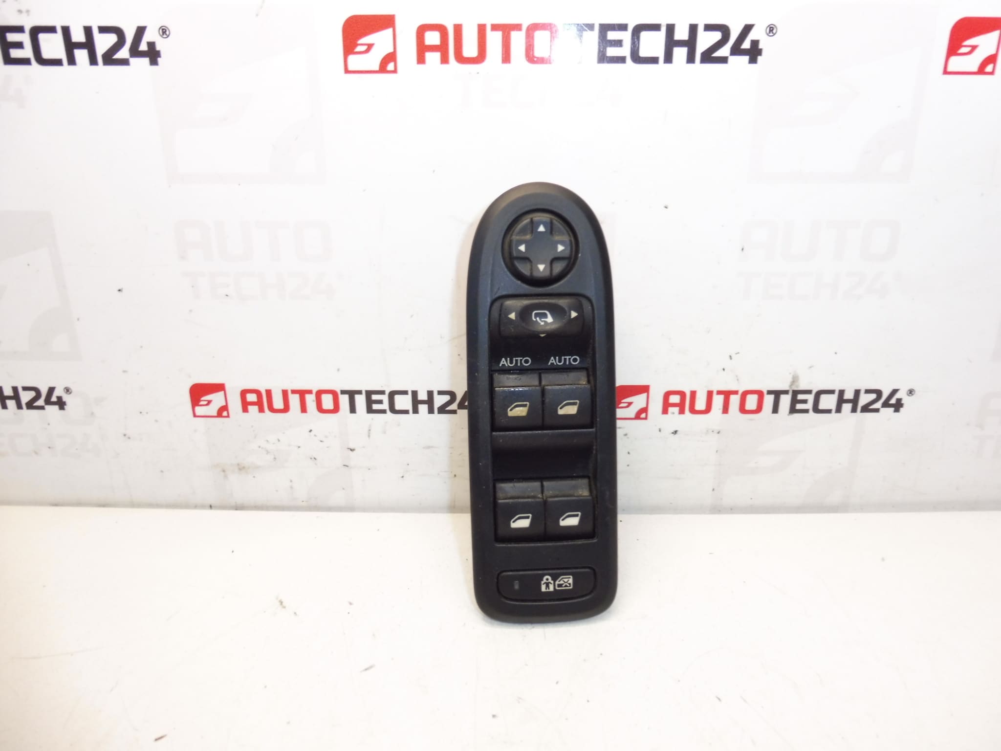Ovladač oken a zrcátek Citroën C3 II 96652236XT 6490AZ