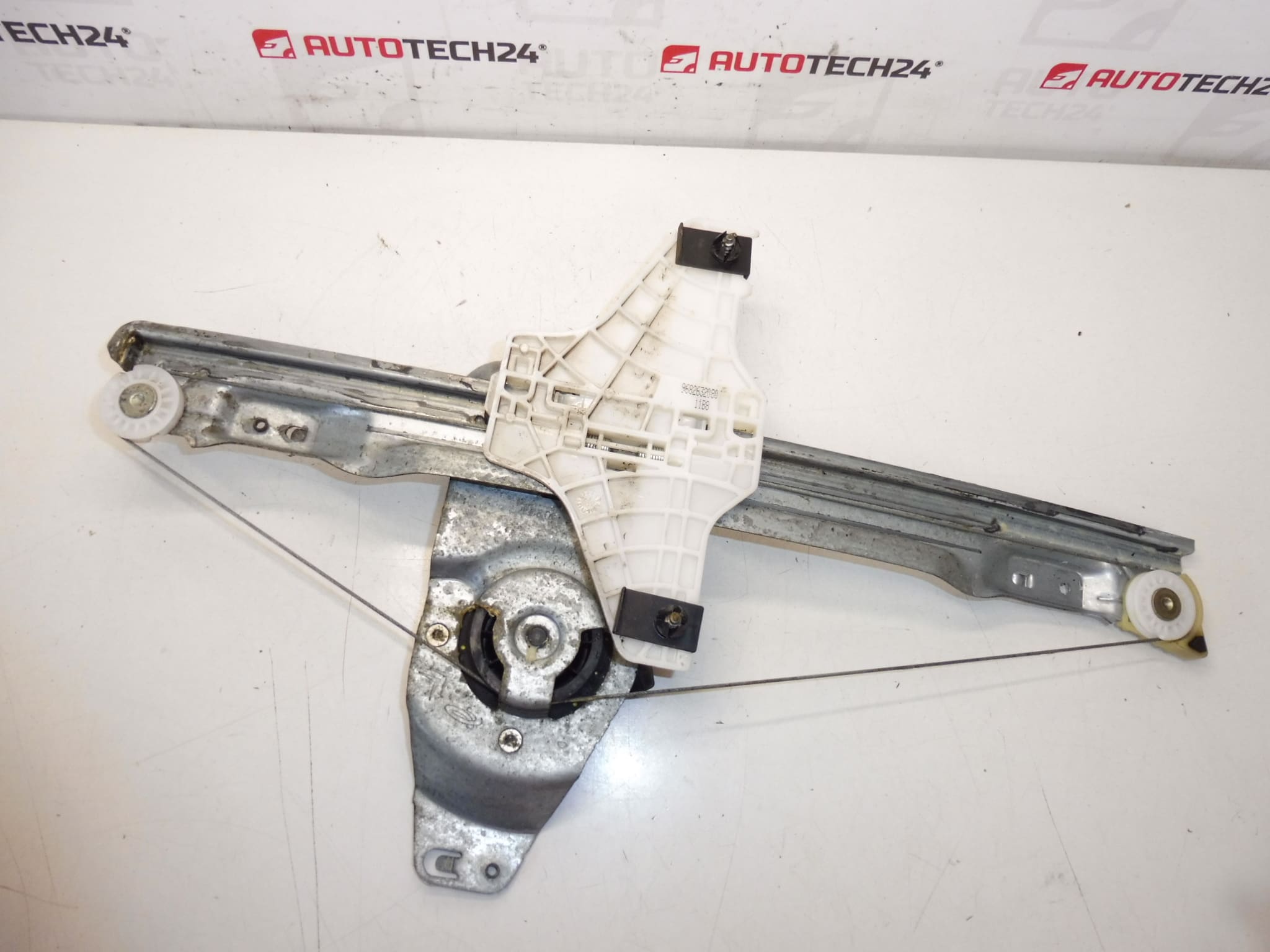 Mechanismus pravého zadního stahování okna Citroën C4 Picasso 9224E4 - Obrázek 2