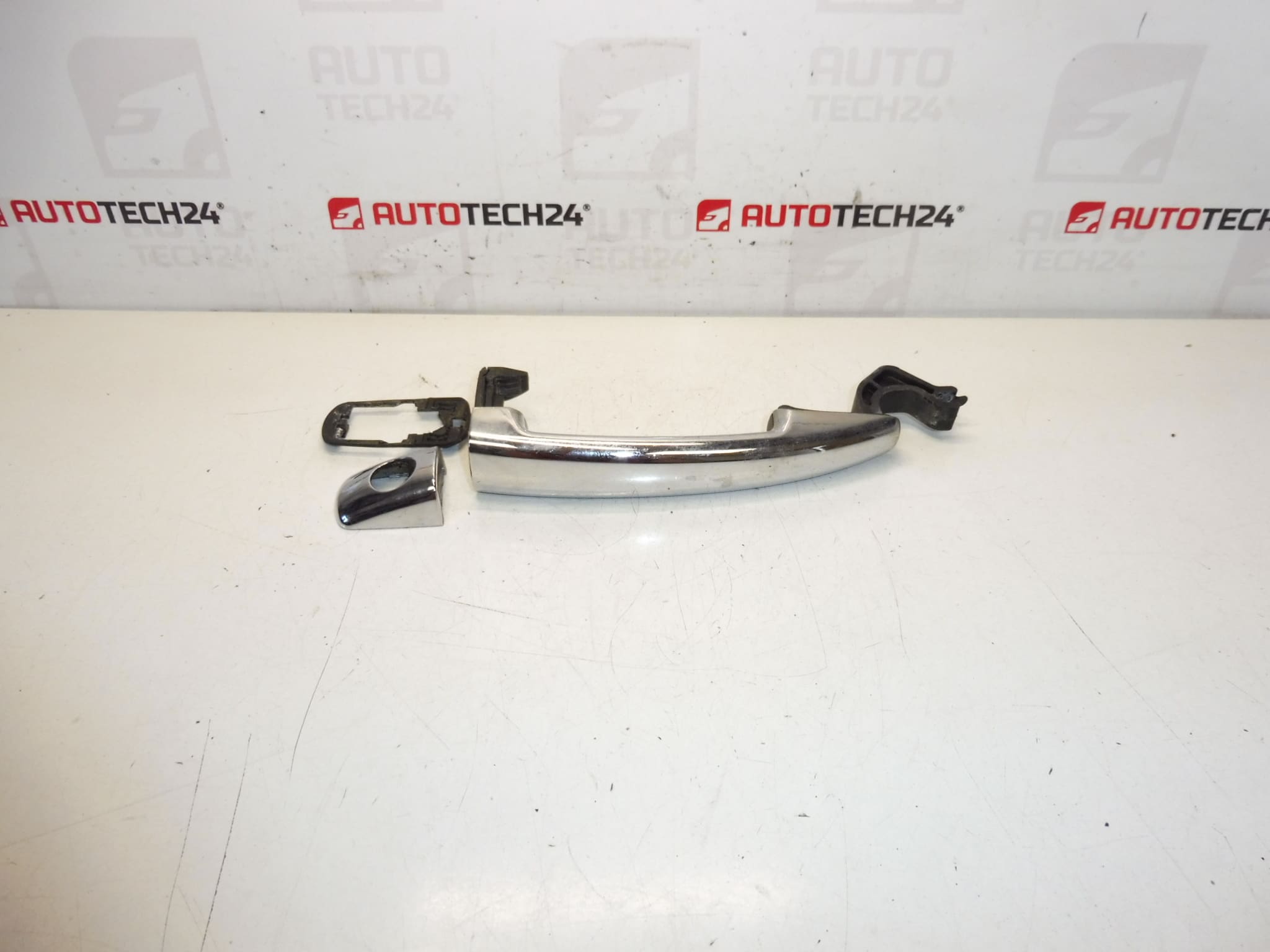 Klika levých předních dveří Citroën C3 II (A51) DS3 9101KY