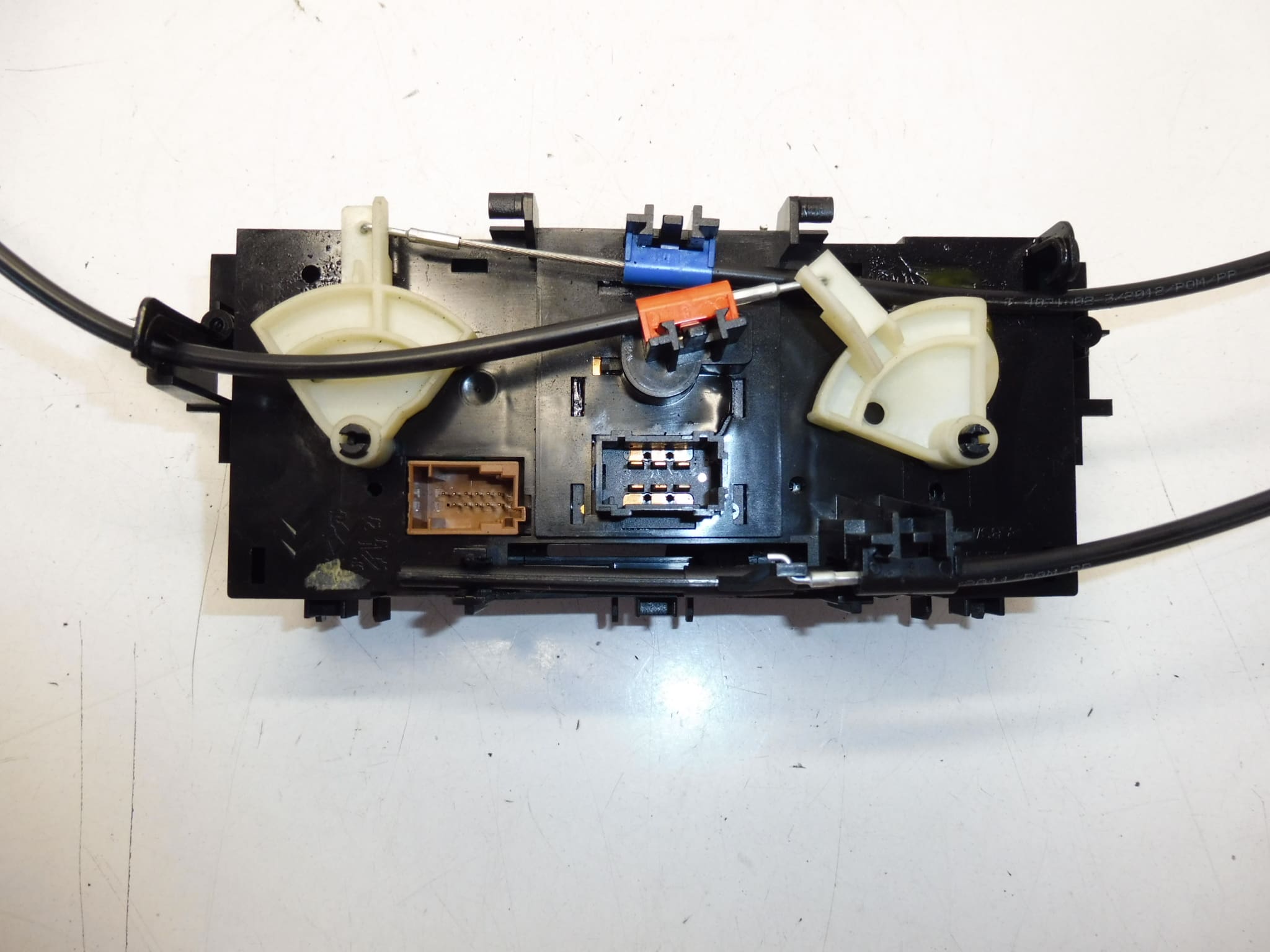Ovladač topení klimatizace Citroen C3 II a DS3 9675400280 - Obrázek 2