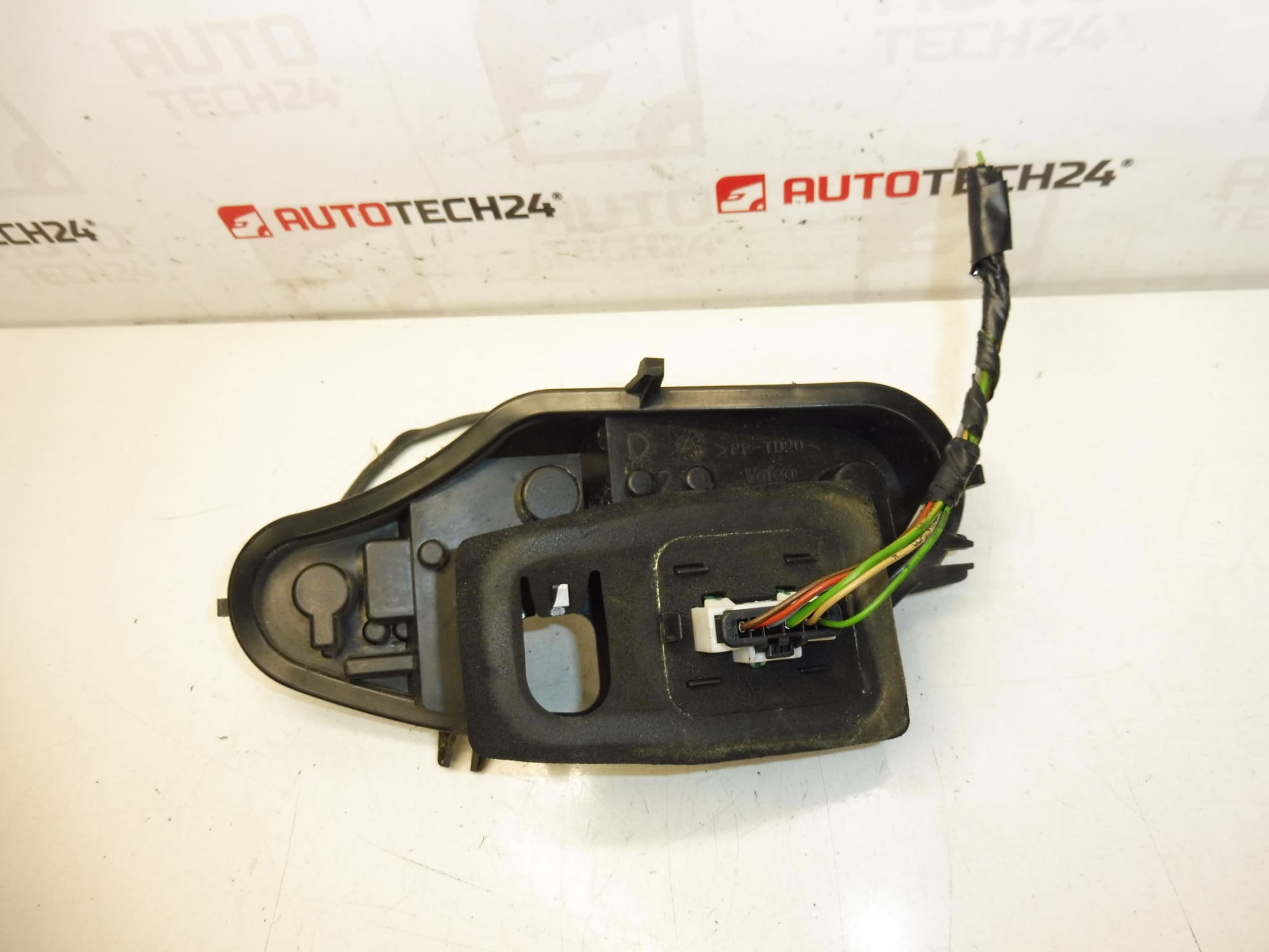 Patice pravé zadní lampy blatník Citroën C3 II 6351KQ - Obrázek 2