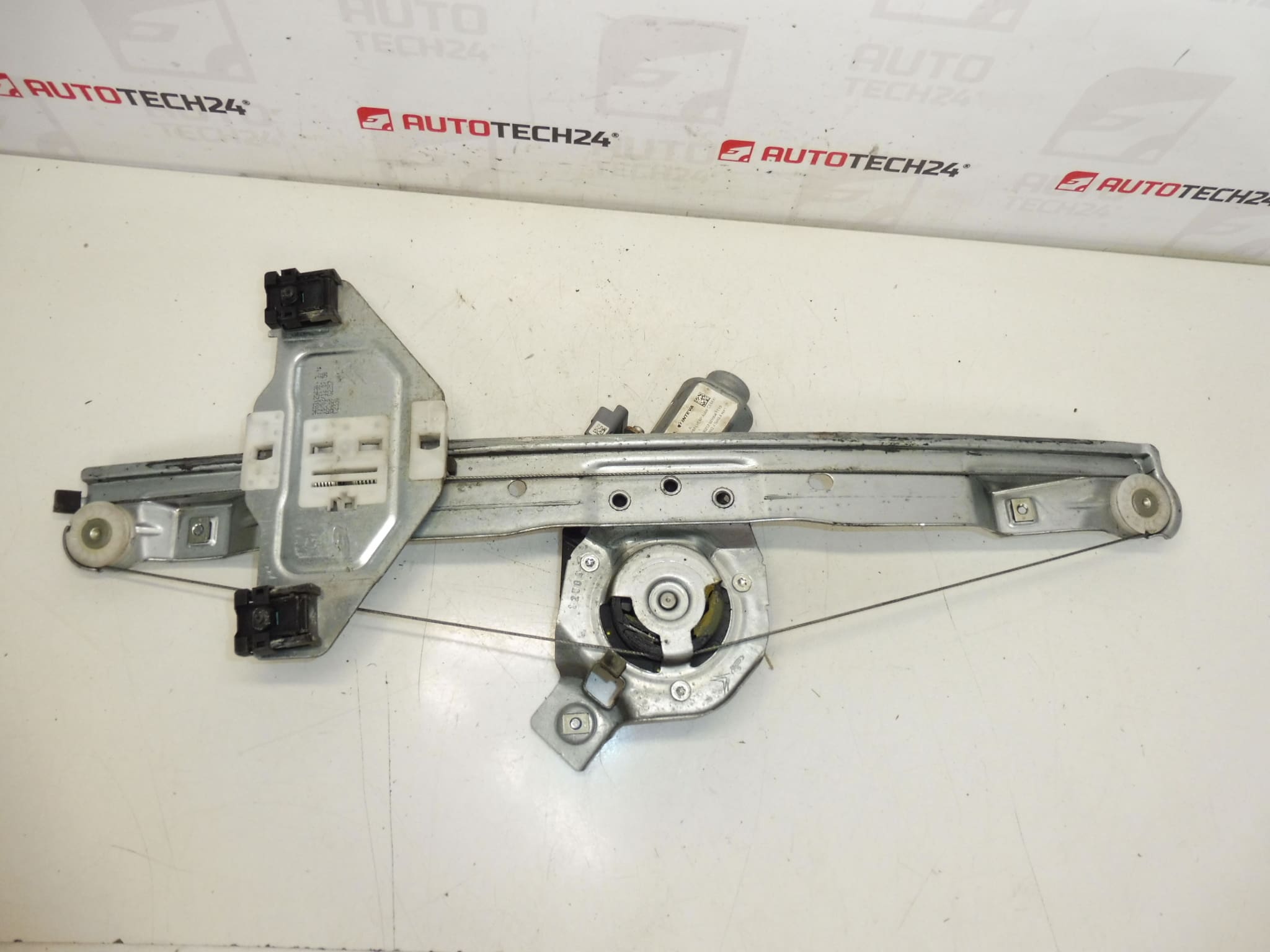 Mechanismus levého předního stahování okna Citroën C3 II A51 9221FR - Obrázek 2