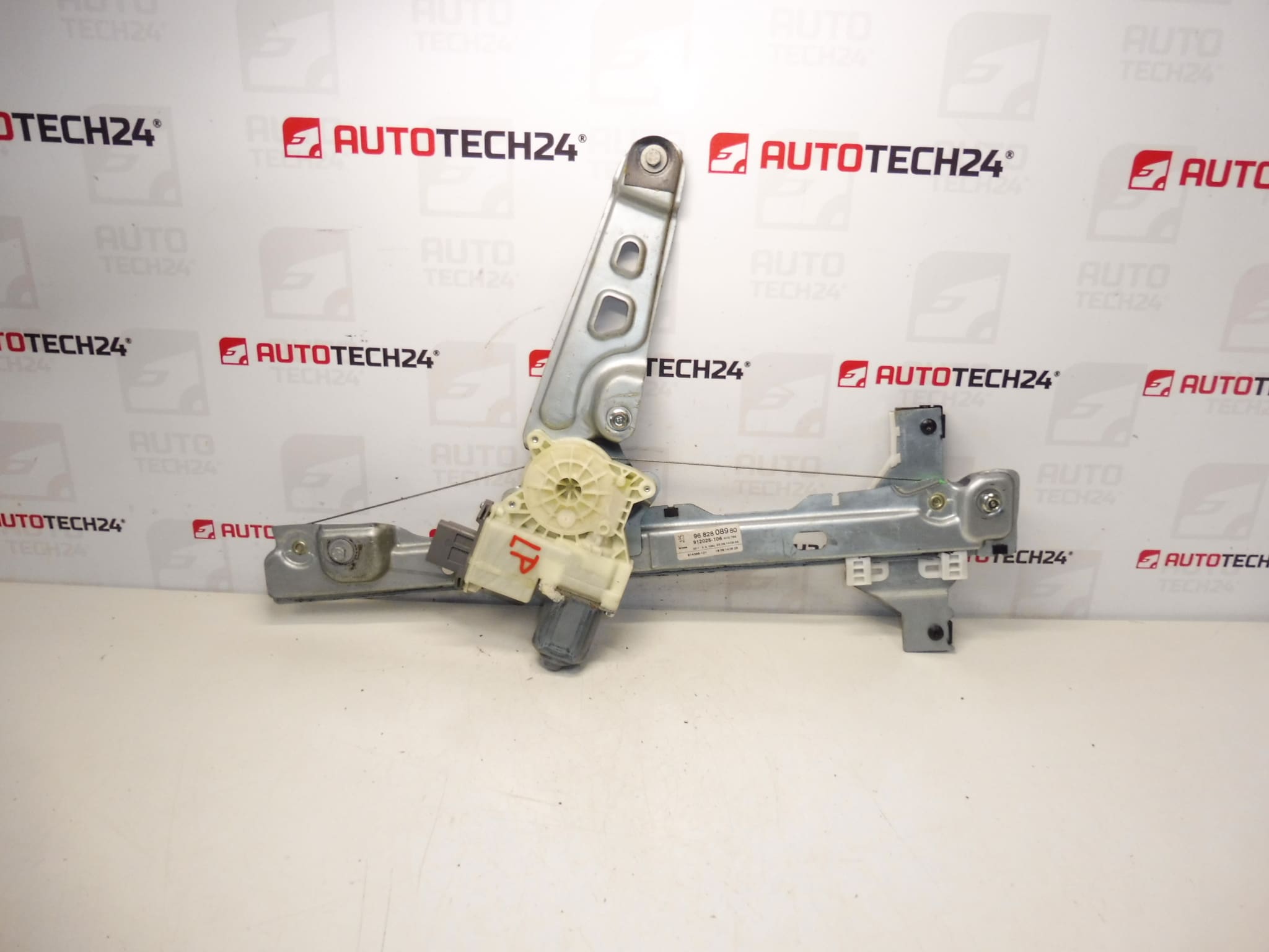 Mechanizmus levého předního okna Peugeot 3008 5008 9682808980 9221FF