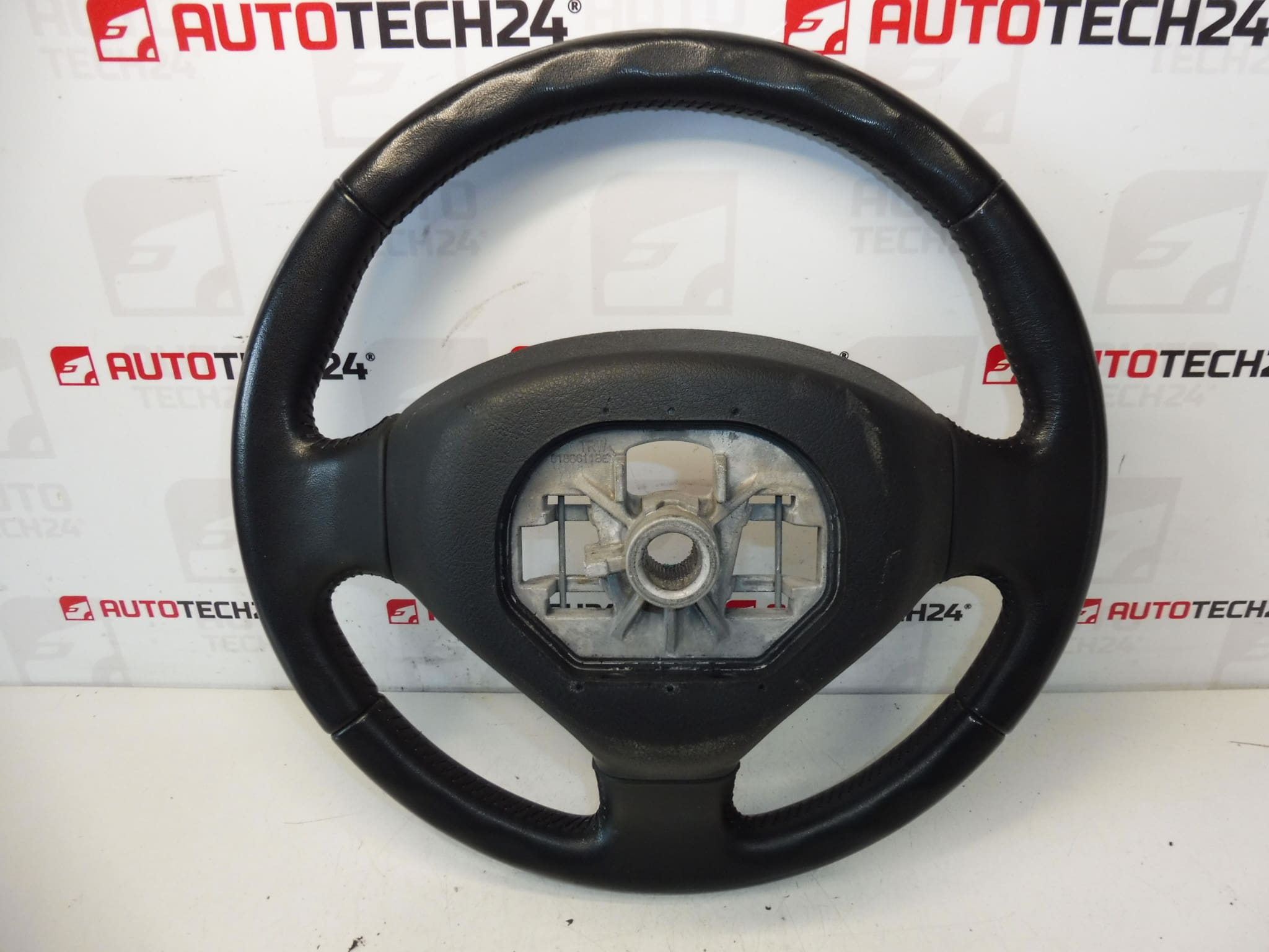 Volant Peugeot 3008 5008 96866138ZD - Obrázek 2