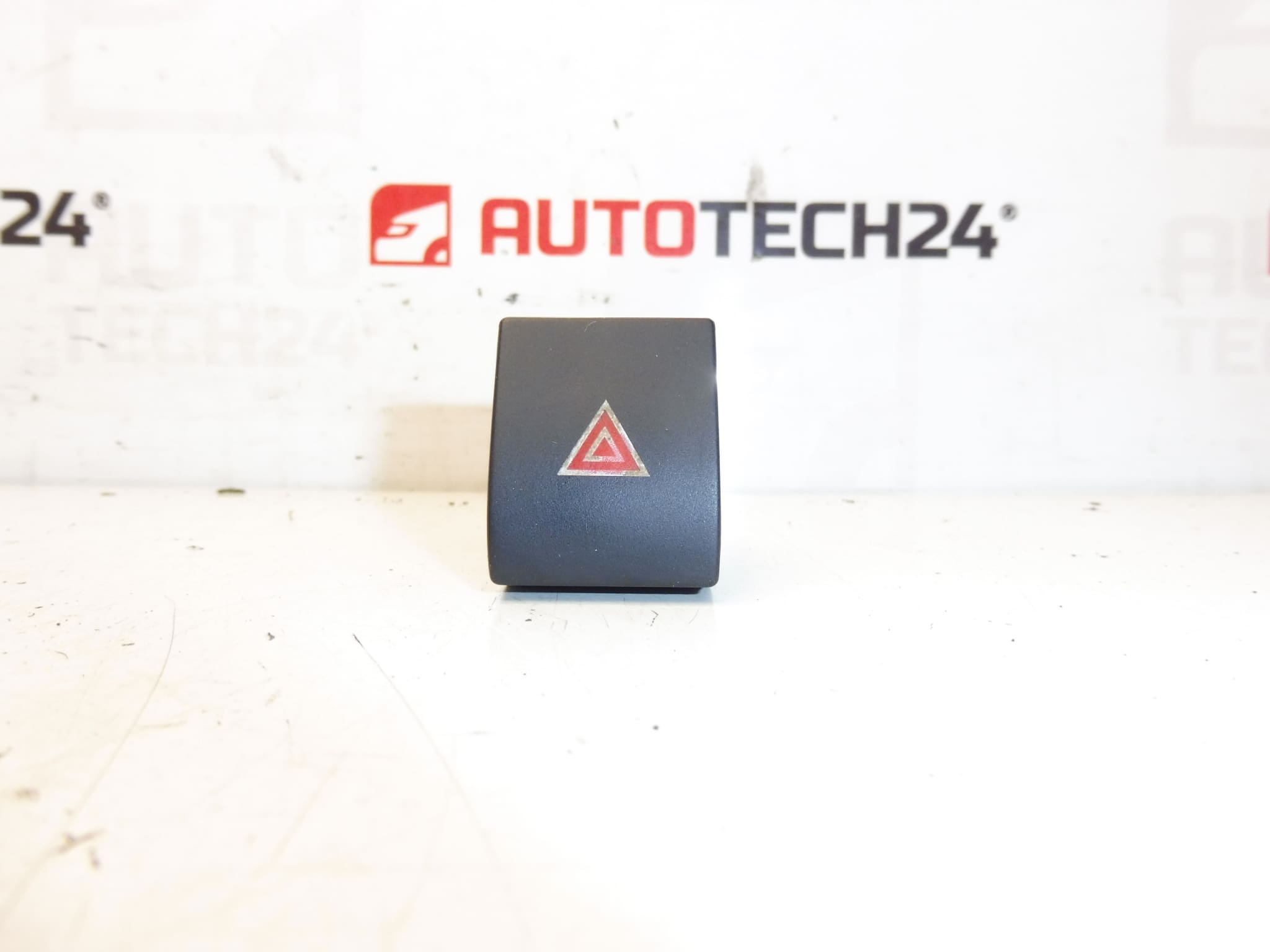 Ovladač výstražných světel Peugeot 3008 5008 96652440ZD