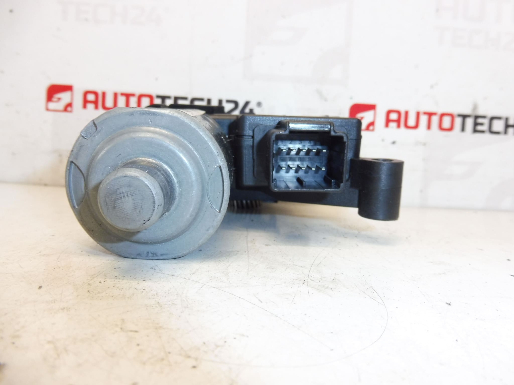 Elektromotor Bosch Citroen C4 Picasso 0390200072 8401NC - Obrázek 2