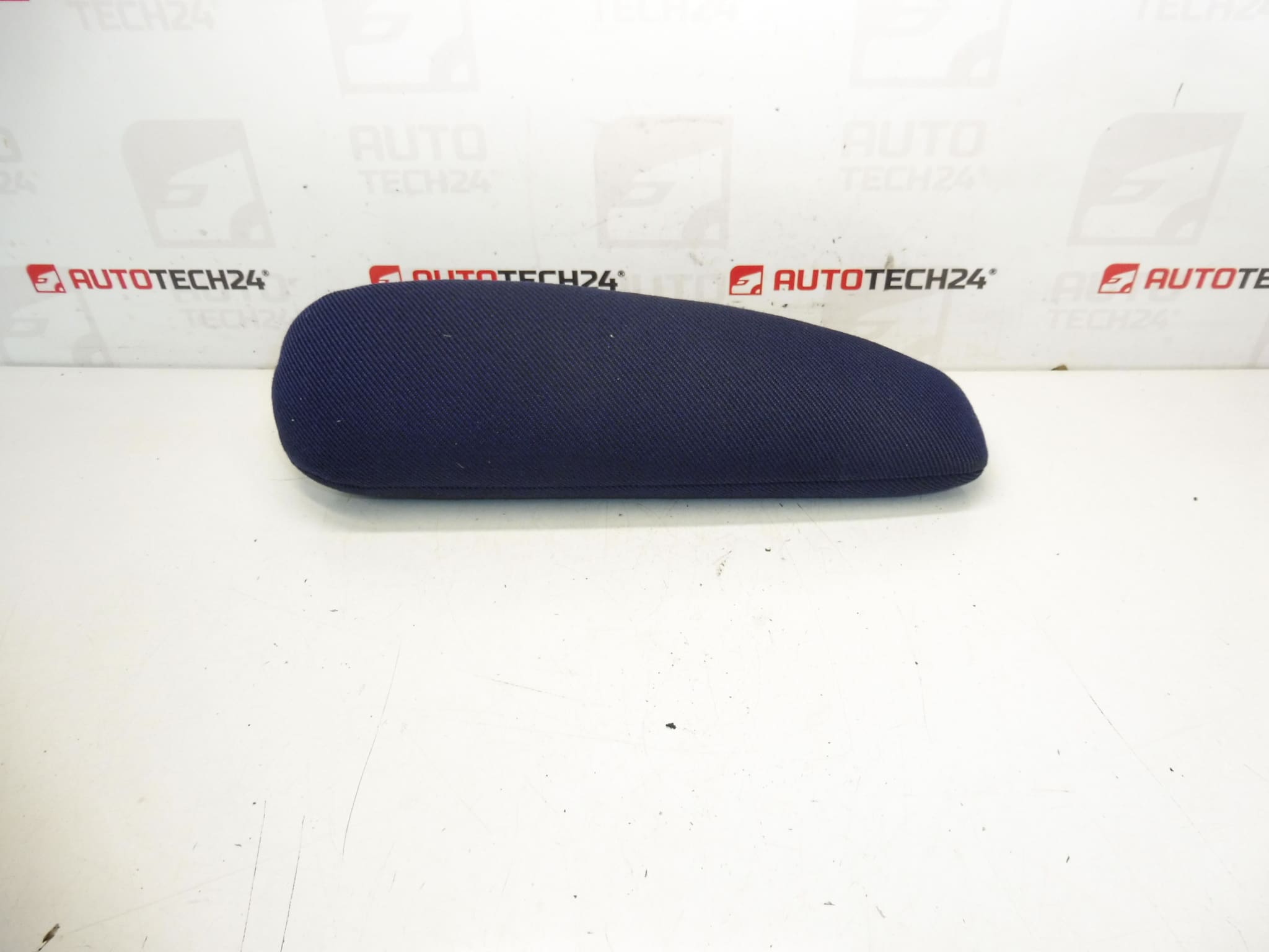 Loketní opěrka spolujezdce Citroën Peugeot 8830C2