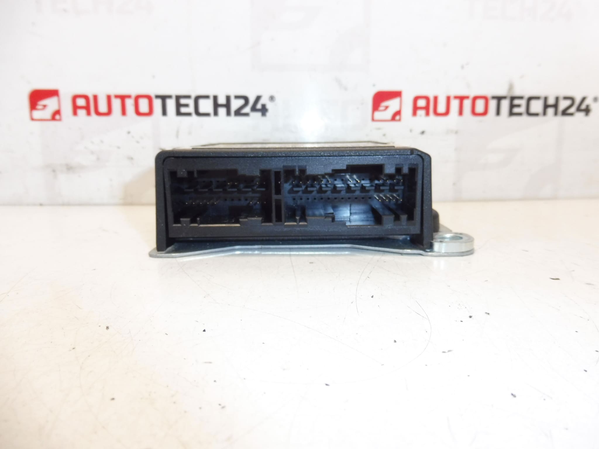 Jednotka airbagů Bosch Peugeot 207 9675068880 0285010828 - Obrázek 2