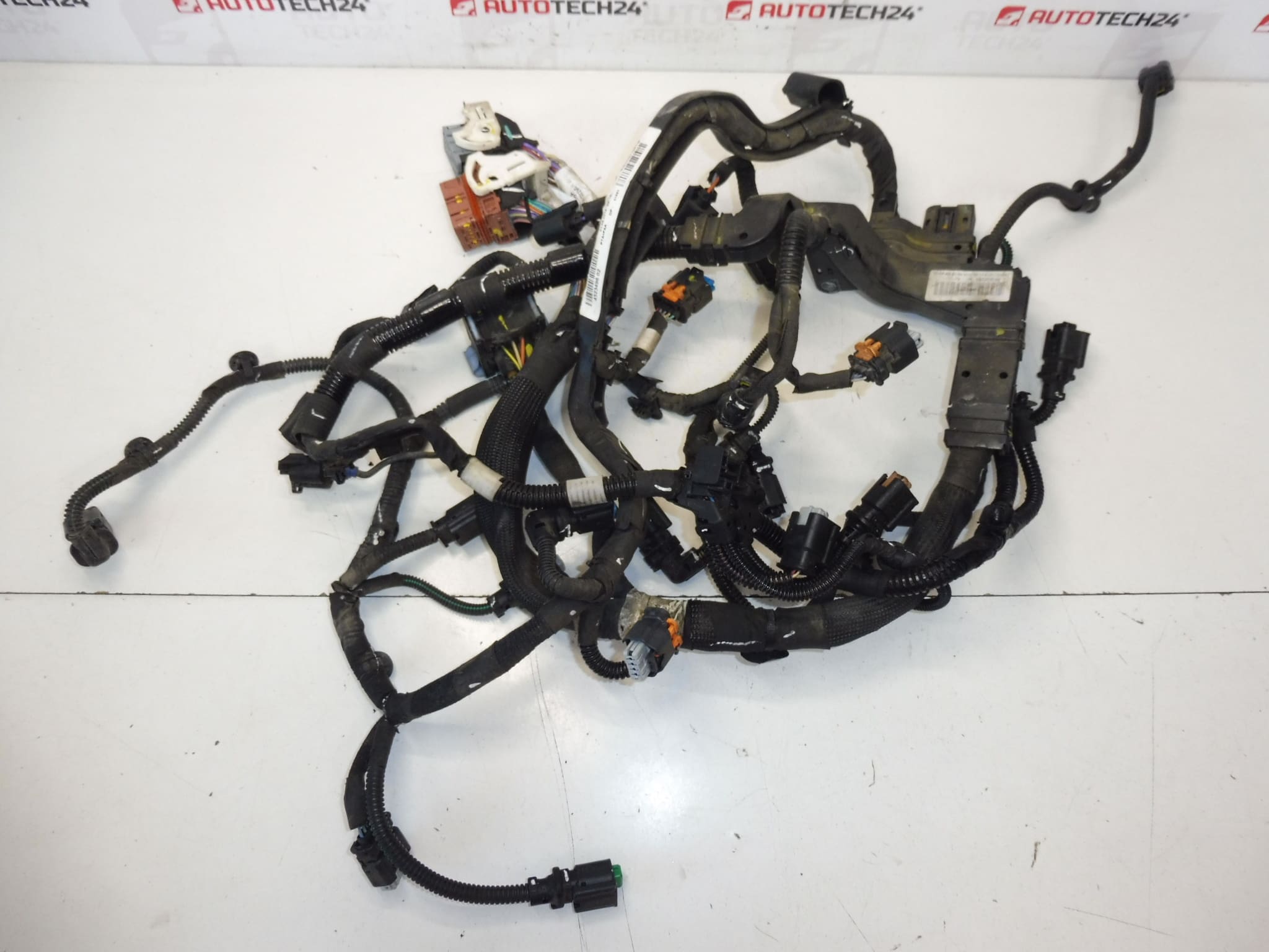 Hlavní motorový svazek 1.6 e-HDI Citroën Peugeot 9803029080 - Obrázek 2