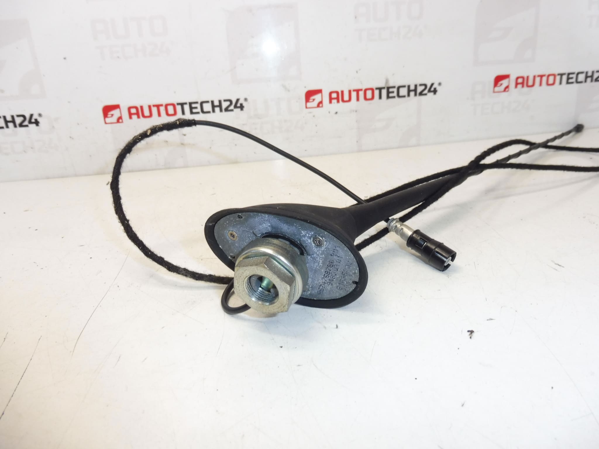 Anténa Peugeot 207 9674768780 6587H9 6587J0 - Obrázek 2