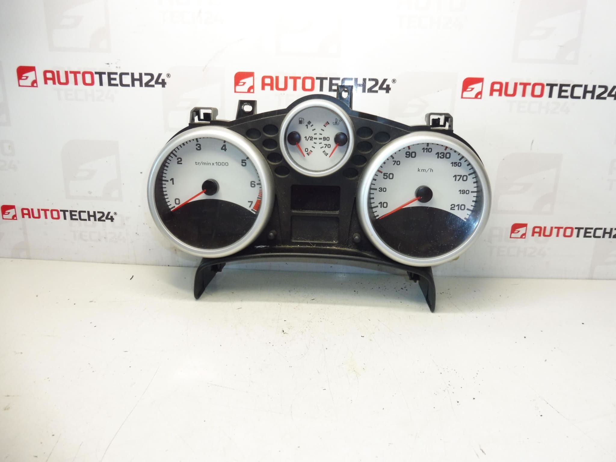 Tachometr Peugeot 207 9666132380 6103CS