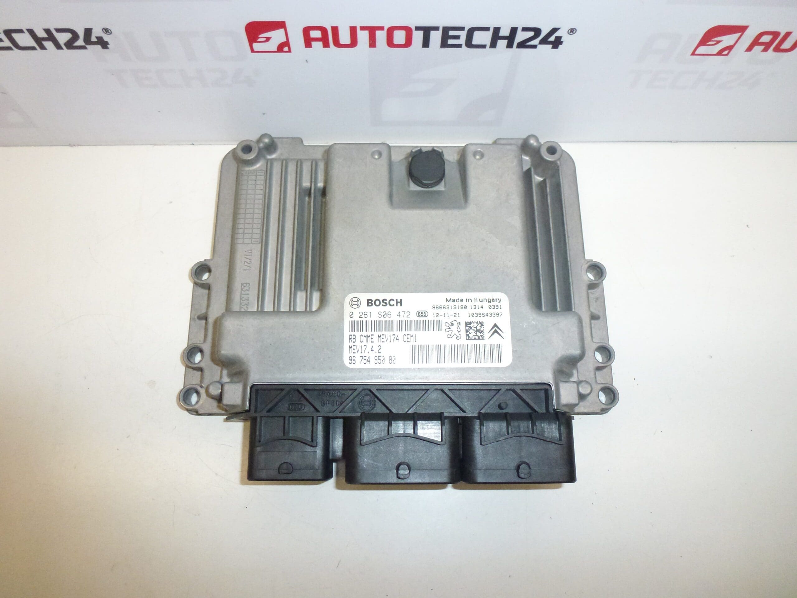 Řídící jednotka ECU Bosch MEV17.4.2 0261S06472 9675495080